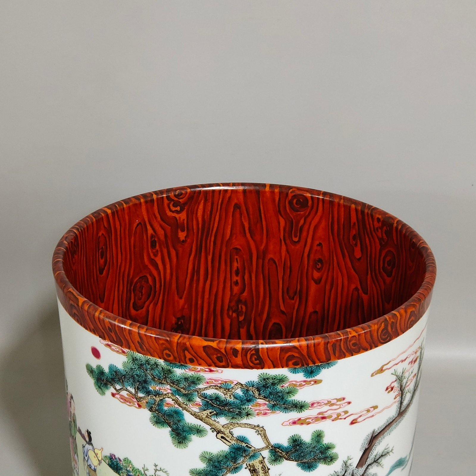 Qing Dynasty Yongzheng wood grain glazed Haiwu Tianchi pen holder