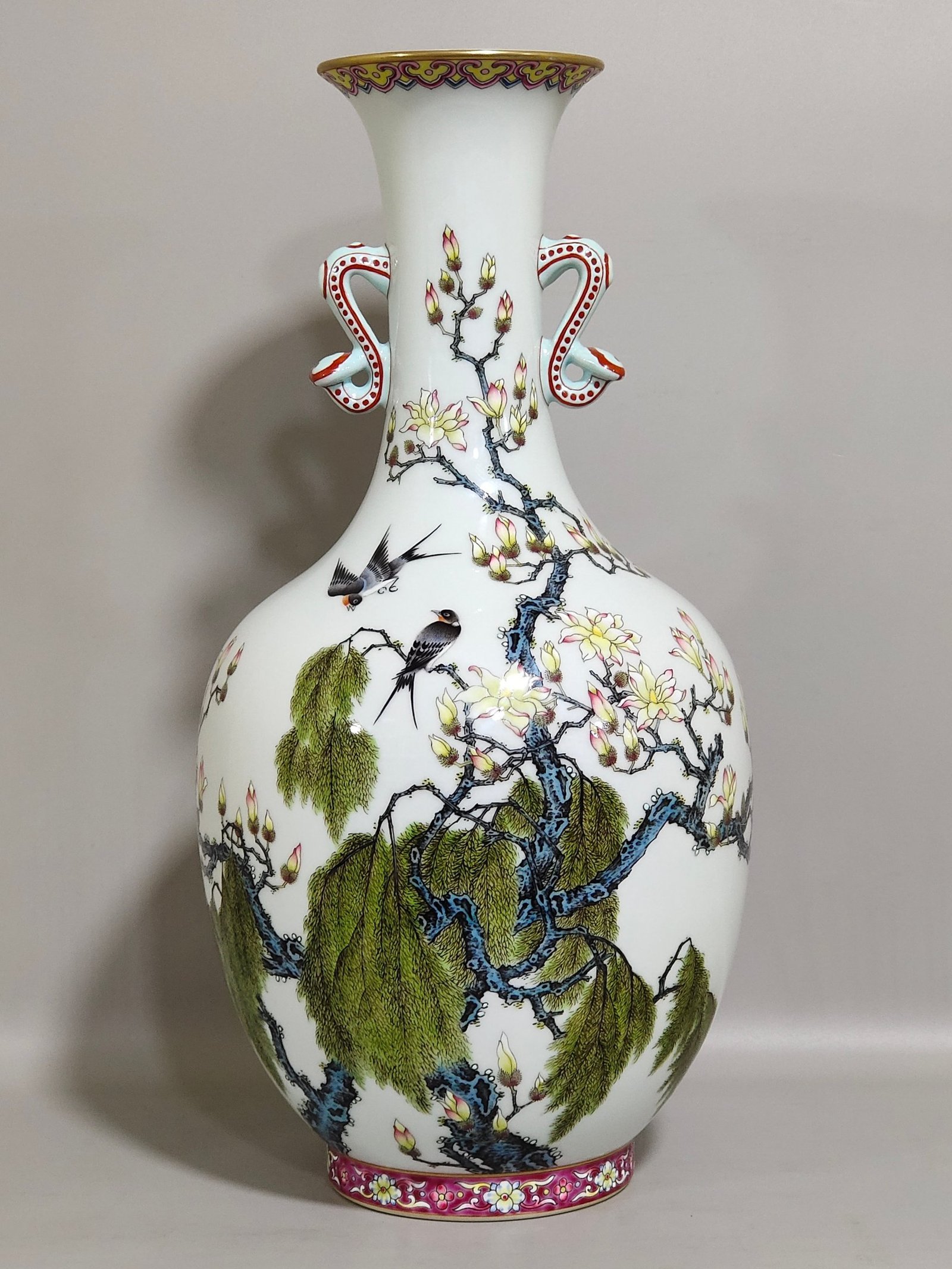 Qing Dynasty Yongzheng Xinglin Chunyan poem amphorae