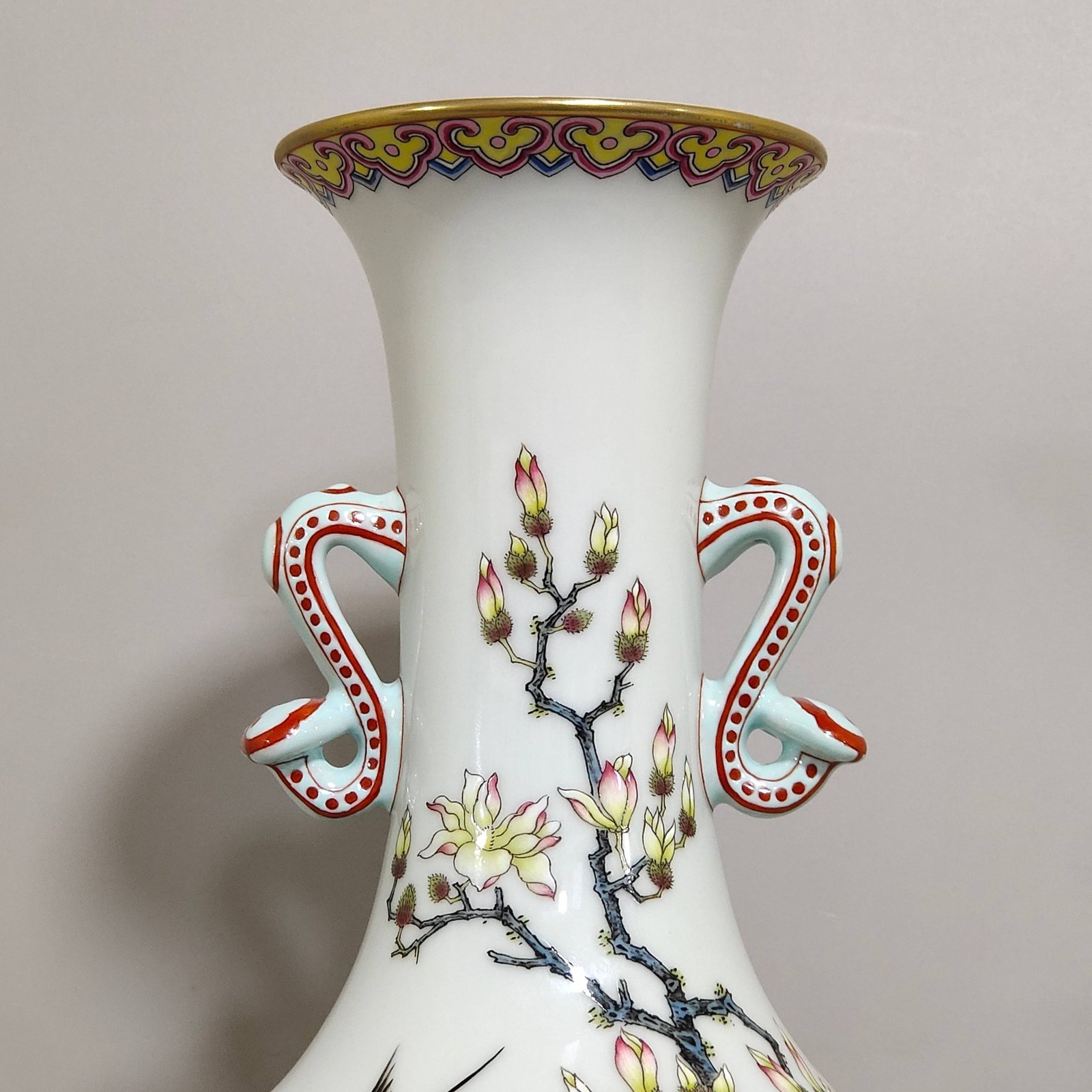 Qing Dynasty Yongzheng Xinglin Chunyan poem amphorae