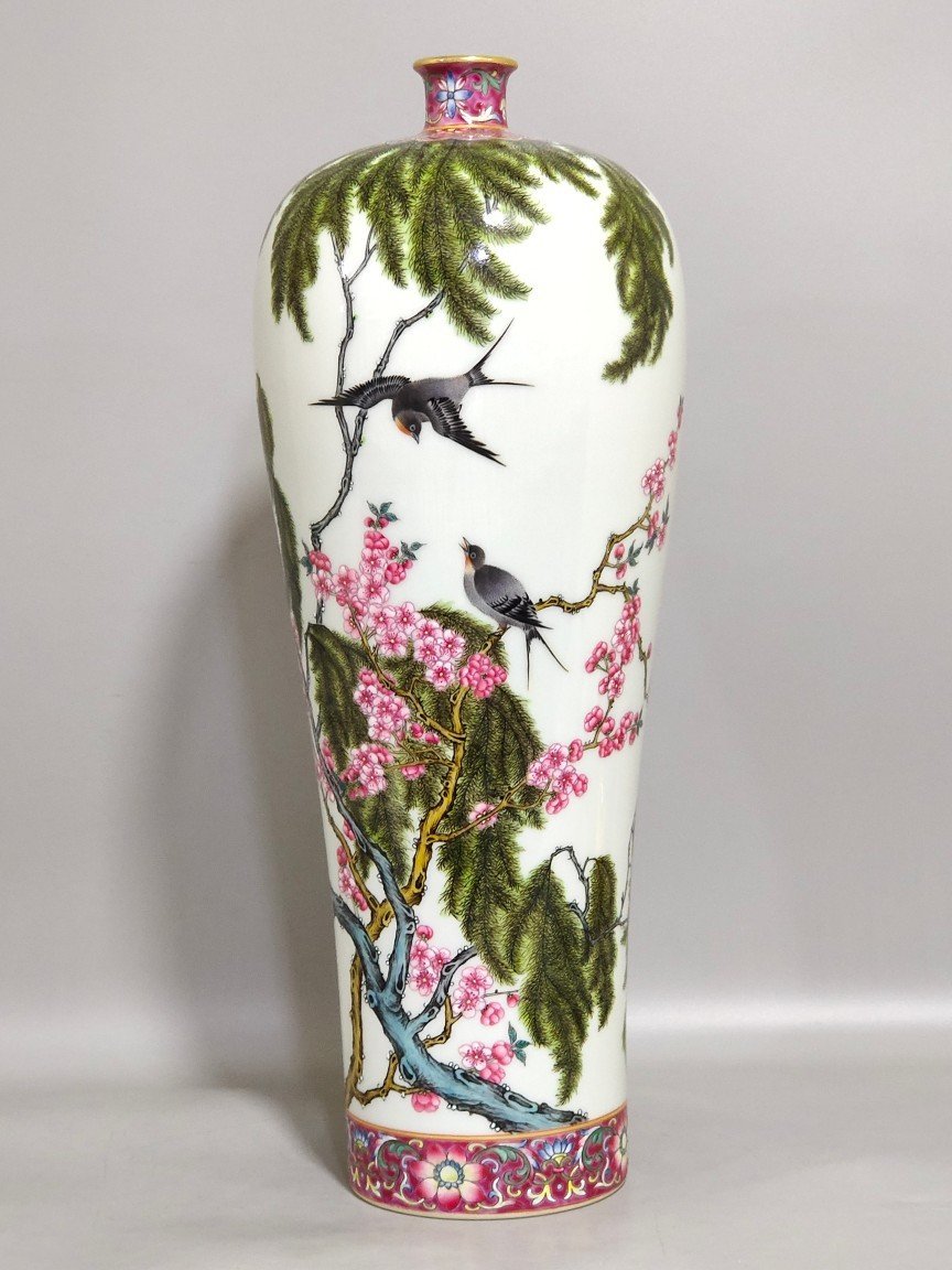 Qing Dynasty Yongzheng Xinglin Chunyan poem poem plum vase