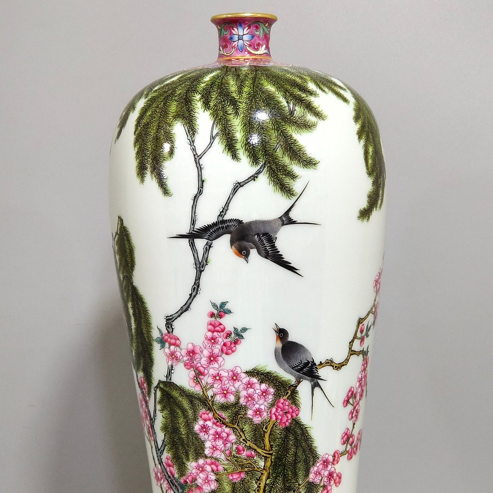Qing Dynasty Yongzheng Xinglin Chunyan poem poem plum vase