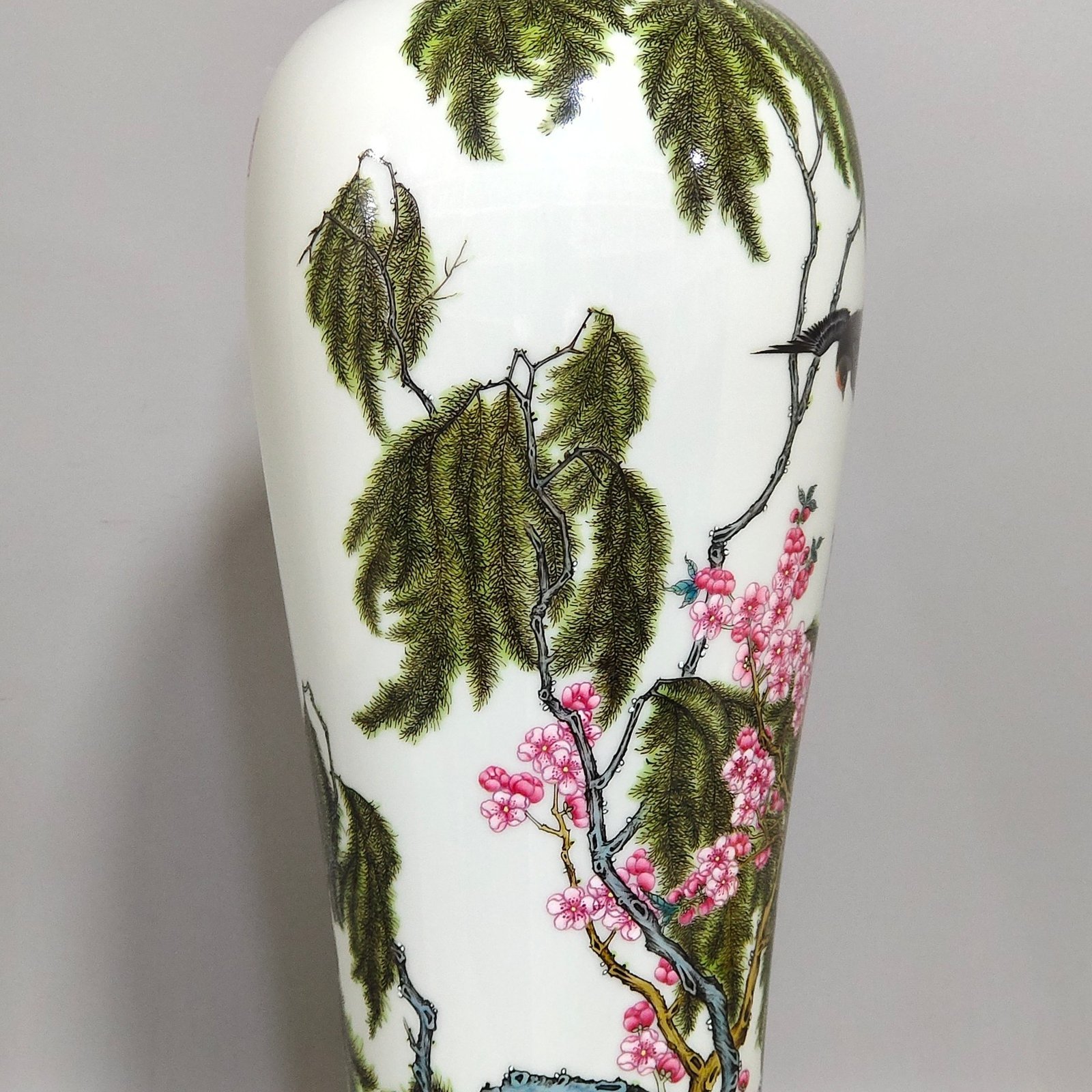 Qing Dynasty Yongzheng Xinglin Chunyan poem poem plum vase