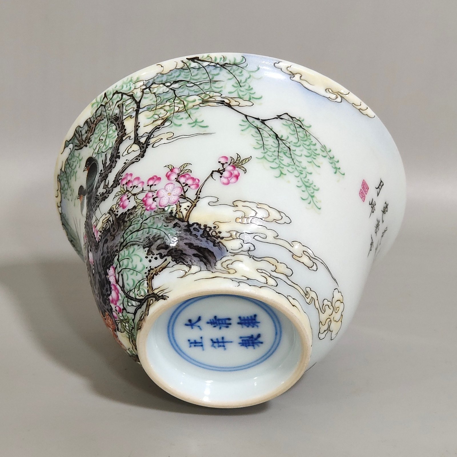Qing Dynasty Yongzheng Xinglin Chunyan poem cover bowl