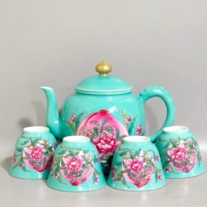 Qing Dynasty Yongzheng turquoise green longevity peach and peony tea set cup