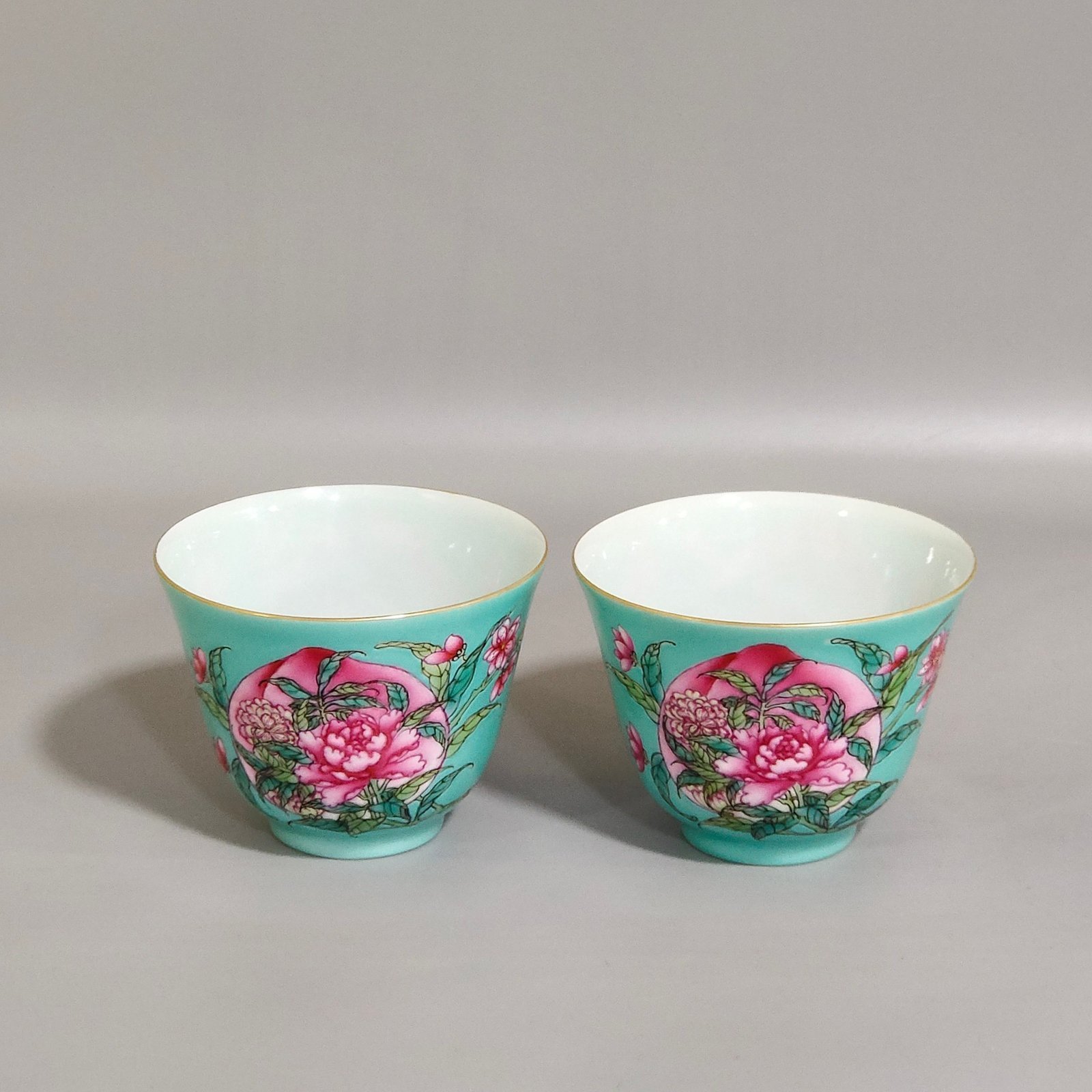 Qing Dynasty Yongzheng turquoise green longevity peach and peony tea set cup