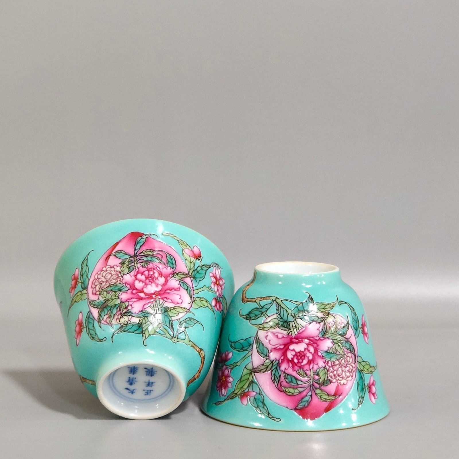 Qing Dynasty Yongzheng turquoise green longevity peach and peony tea set cup