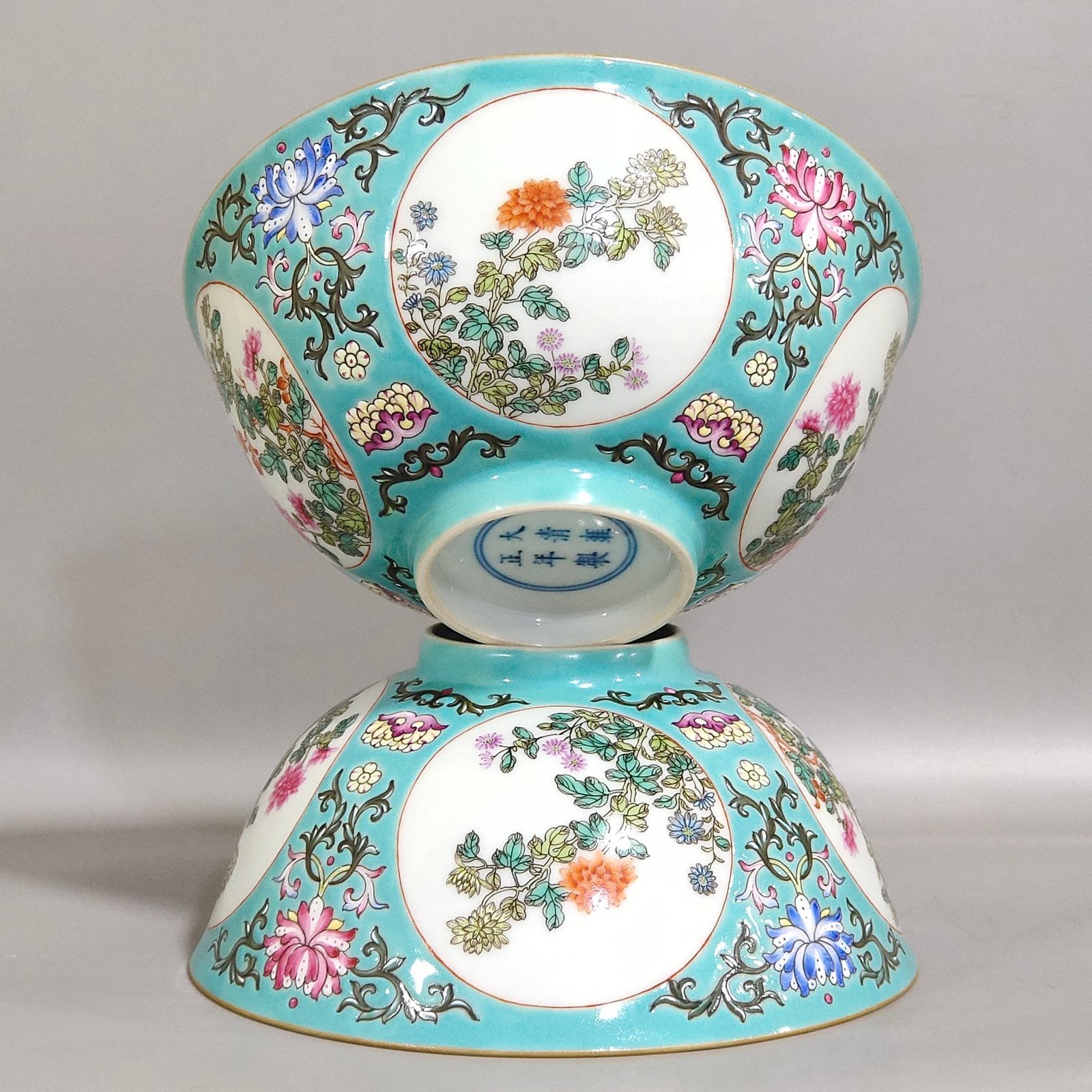Qing Dynasty Yongzheng turquoise window flower bowl