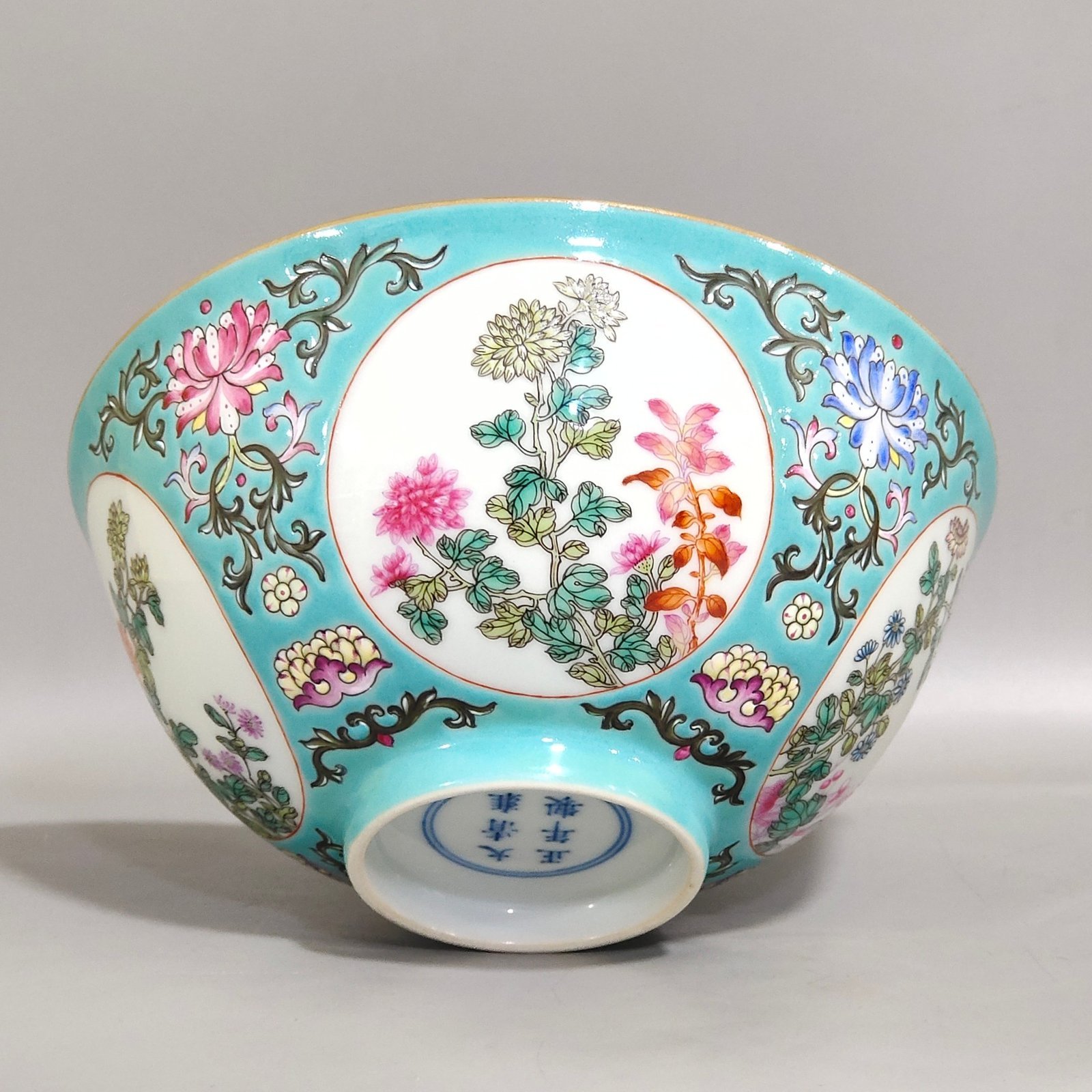 Qing Dynasty Yongzheng turquoise window flower bowl