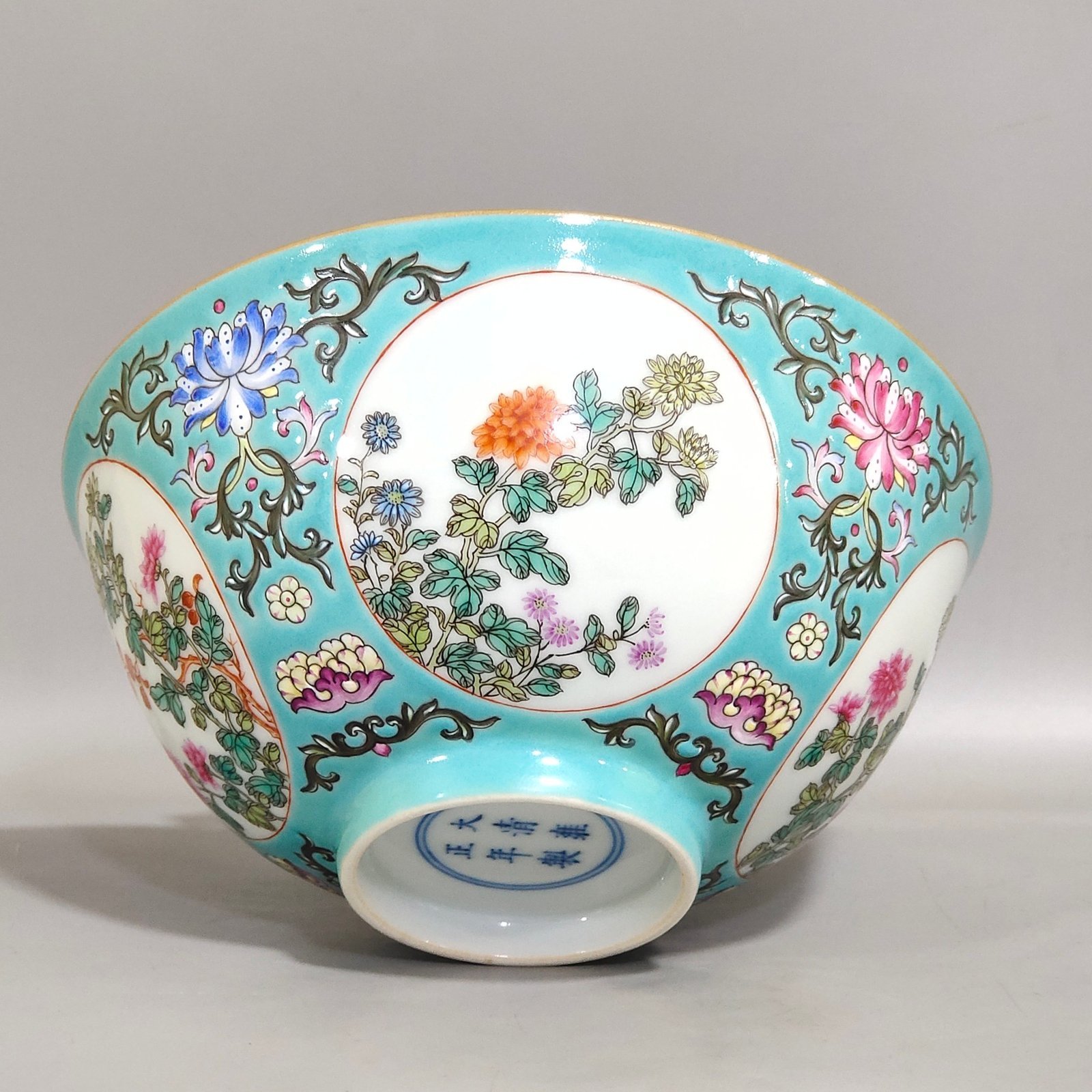 Qing Dynasty Yongzheng turquoise window flower bowl