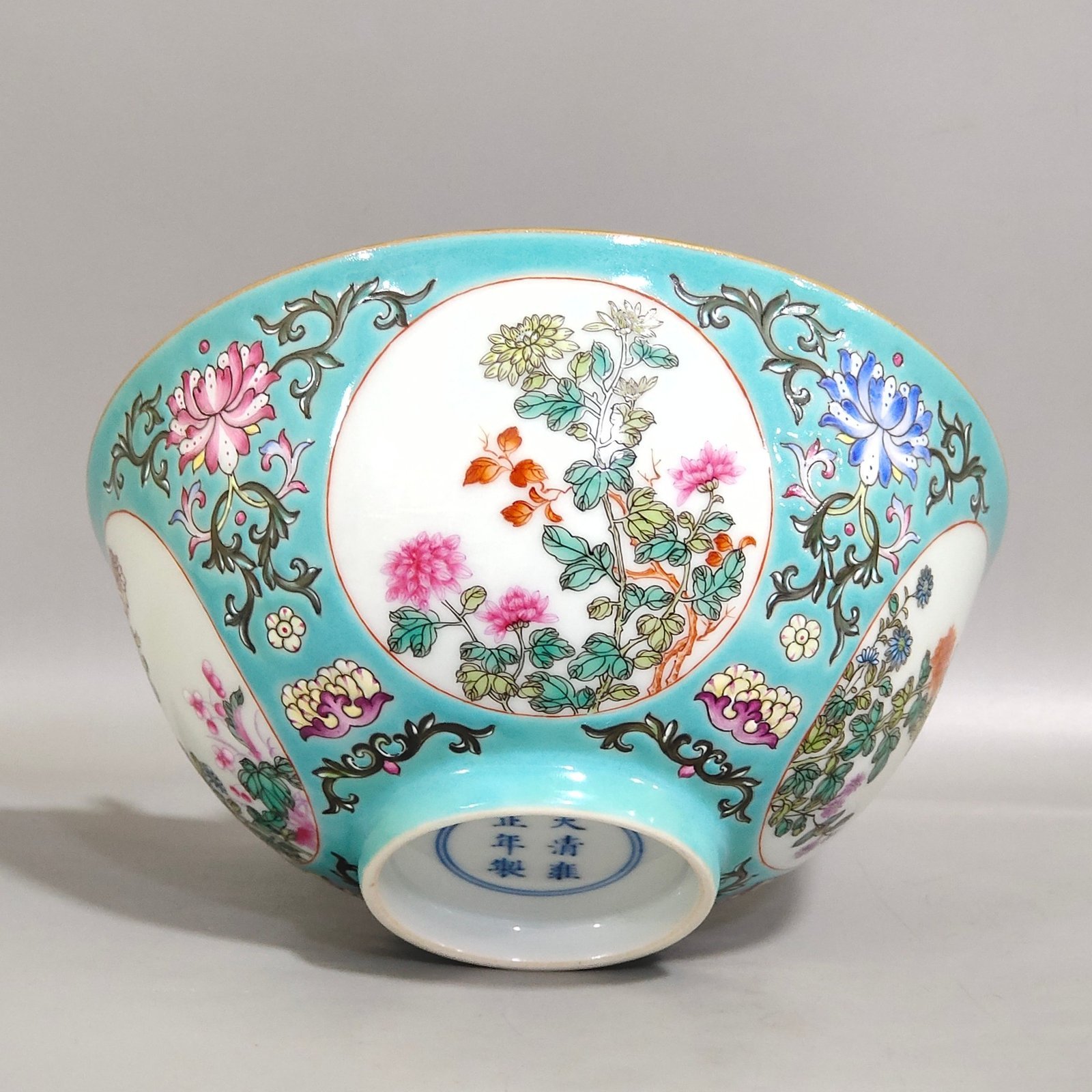 Qing Dynasty Yongzheng turquoise window flower bowl