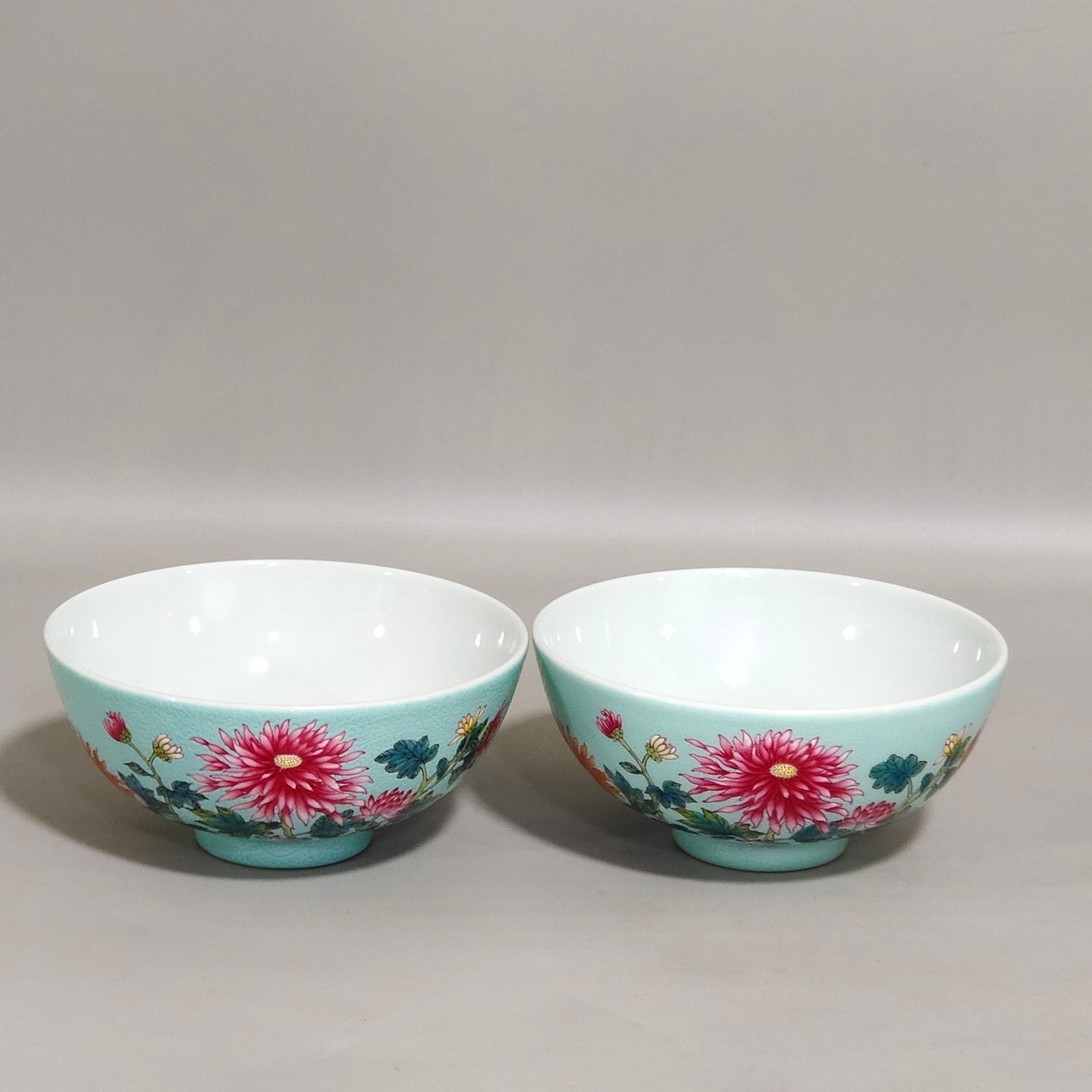 Qing Dynasty Yongzheng turquoise green chrysanthemum poem cup