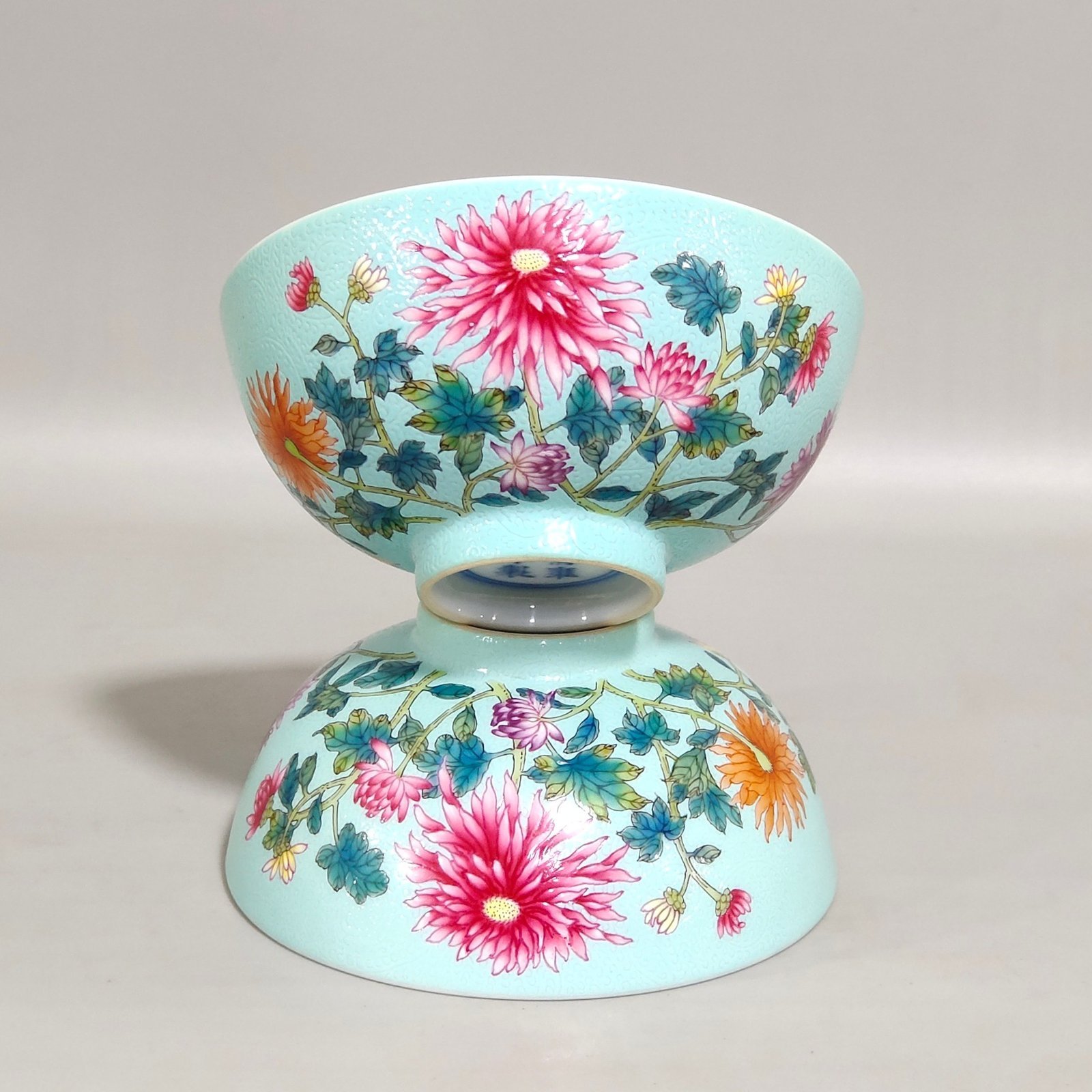 Qing Dynasty Yongzheng turquoise green chrysanthemum poem cup
