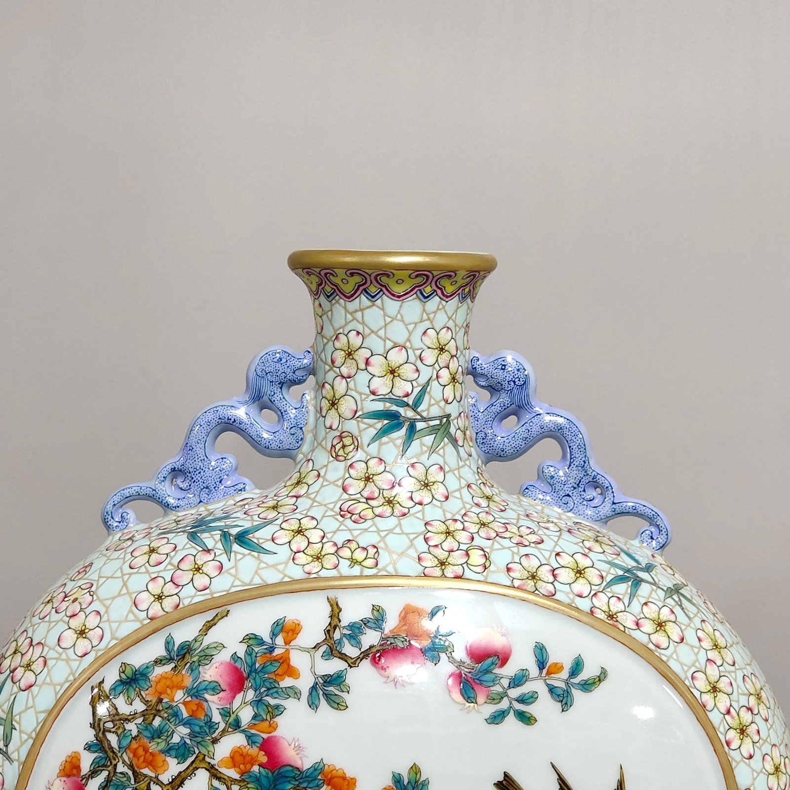 Qing Dynasty Yongzheng turquoise green plum blossom window vase with flowers and birds