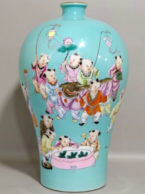 Qing Dynasty Yongzheng turquoise green Baizi plum vase