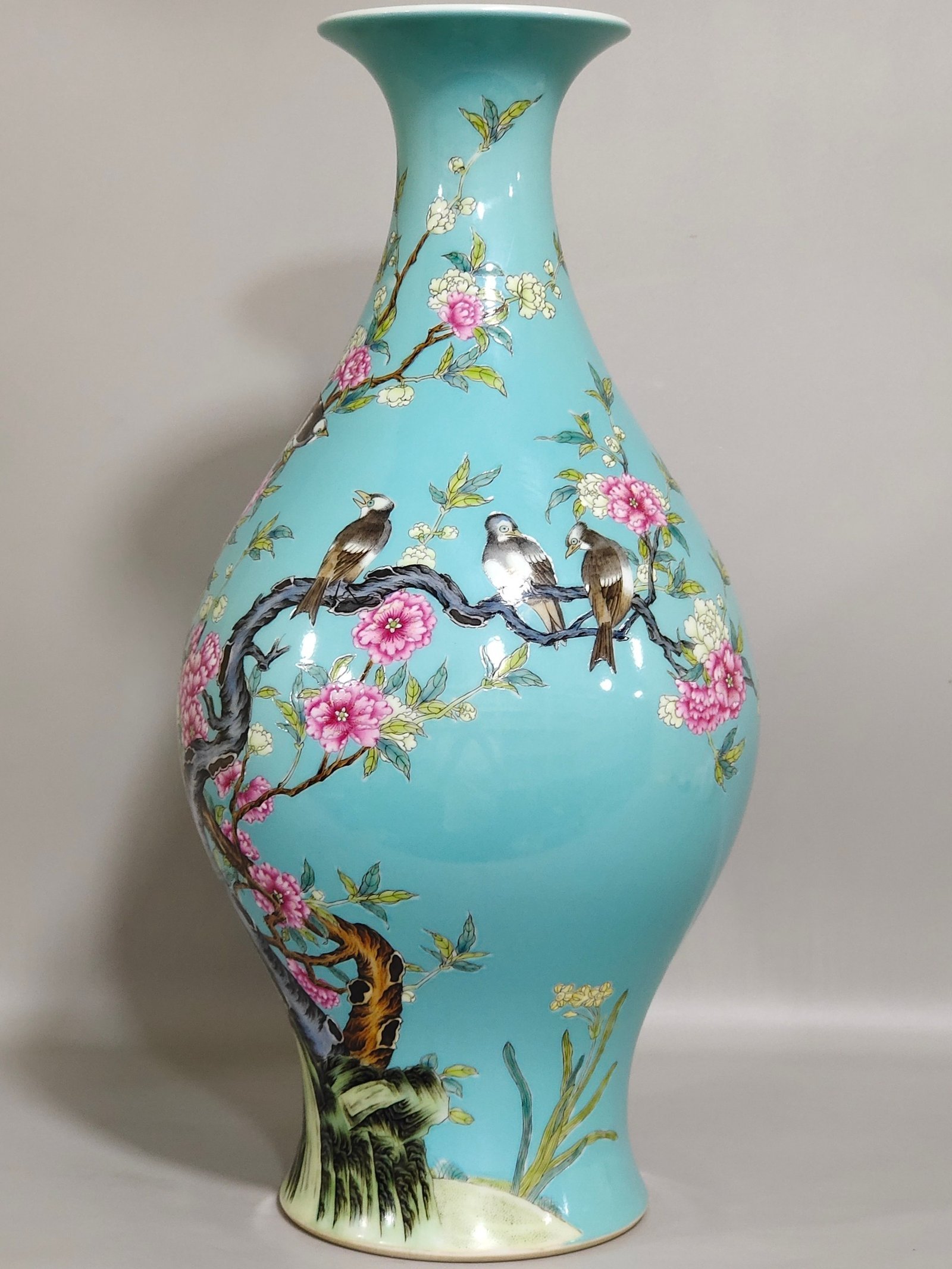 Qing Dynasty Yongzheng turquoise green flower and bird poem olive vase