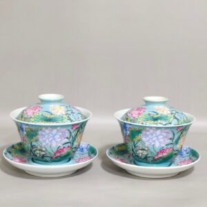Qing Dynasty Yongzheng turquoise green lotus covered bowl