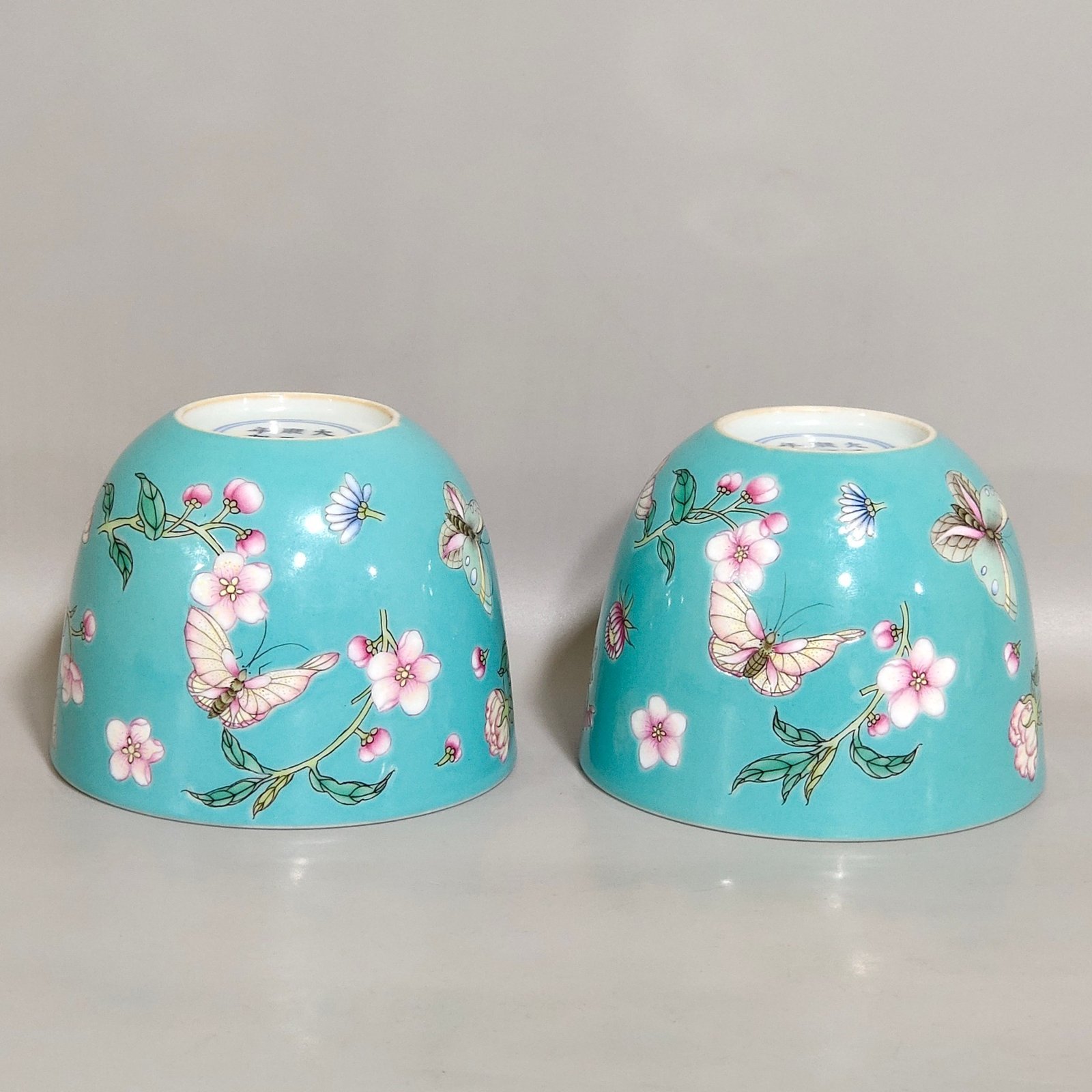 Qing Dynasty Yongzheng turquoise green butterfly cup
