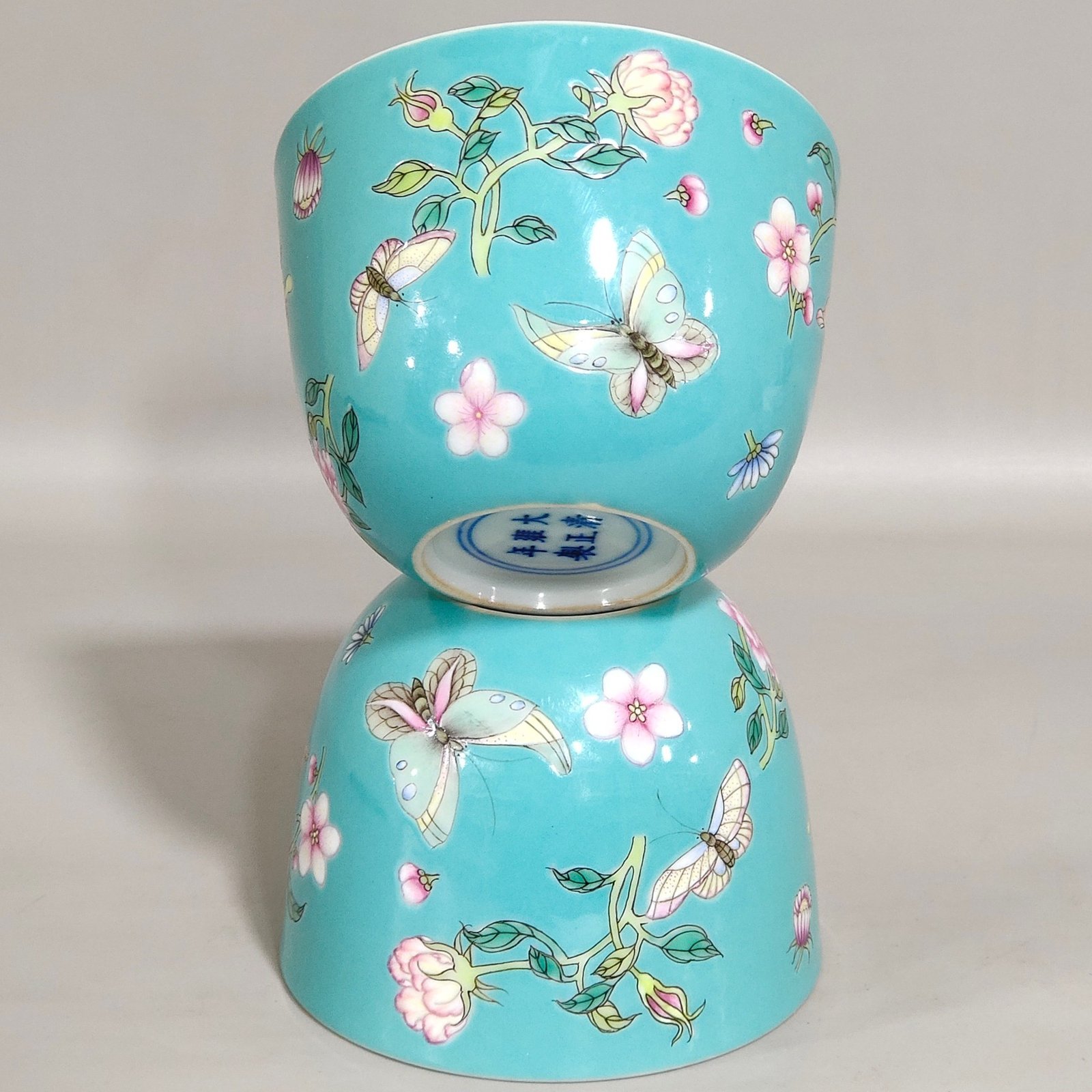 Qing Dynasty Yongzheng turquoise green butterfly cup