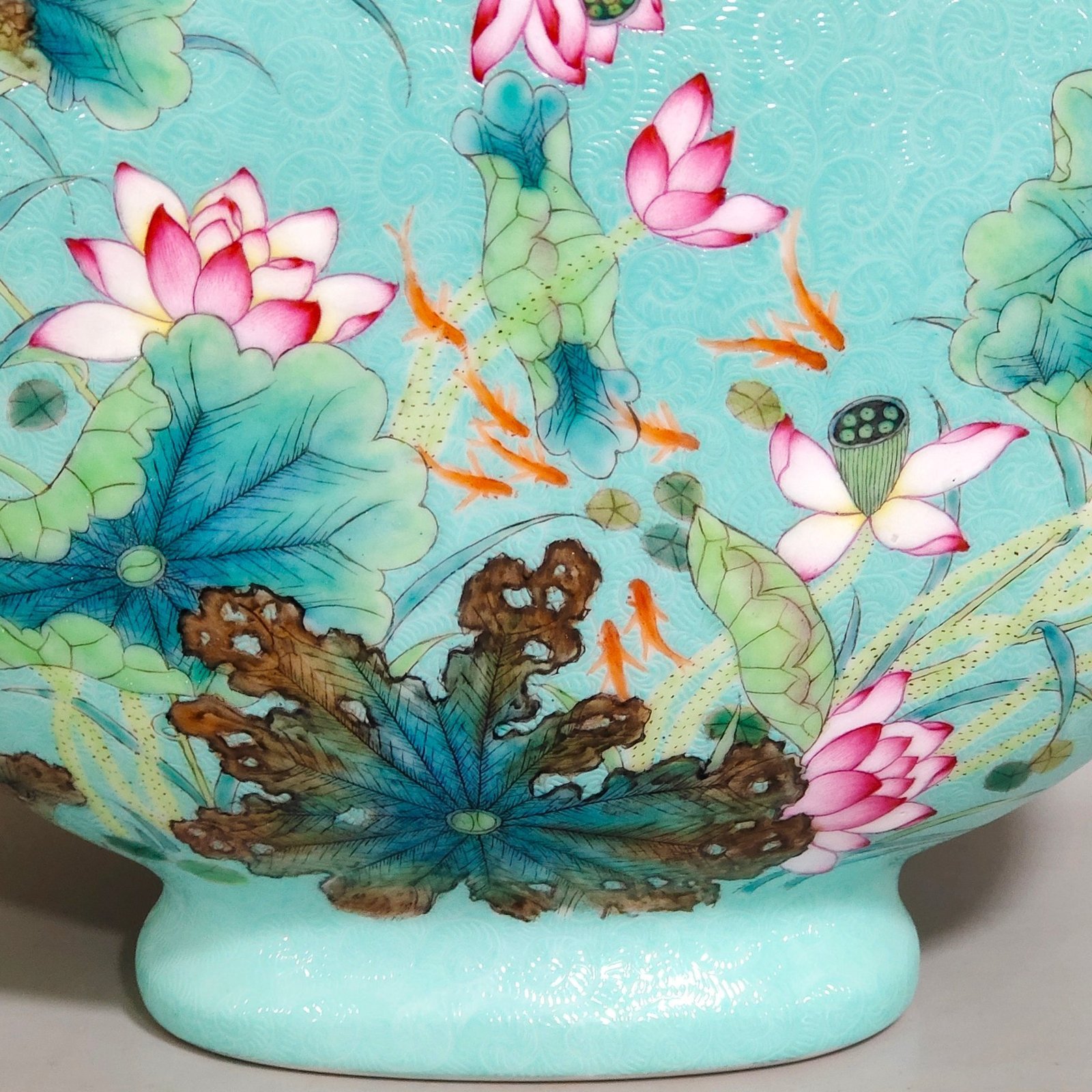 Qing Dynasty Yongzheng turquoise green glaze carved kingfisher and lotus poem vase