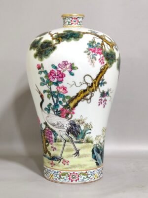 Qing Dynasty Yongzheng Songhe Yannian plum vase