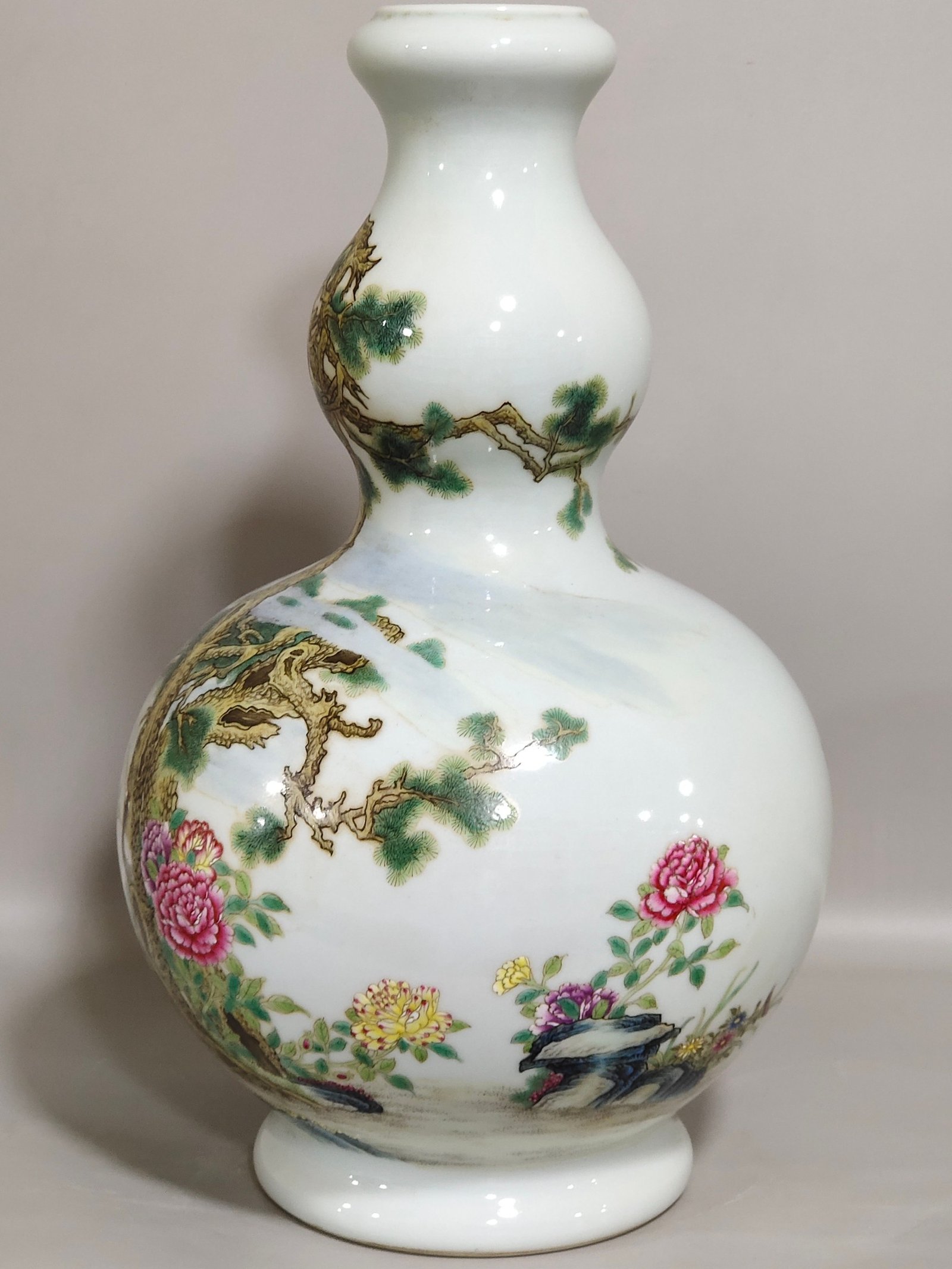 Qing Dynasty Yongzheng A gourd vase with poems about Song