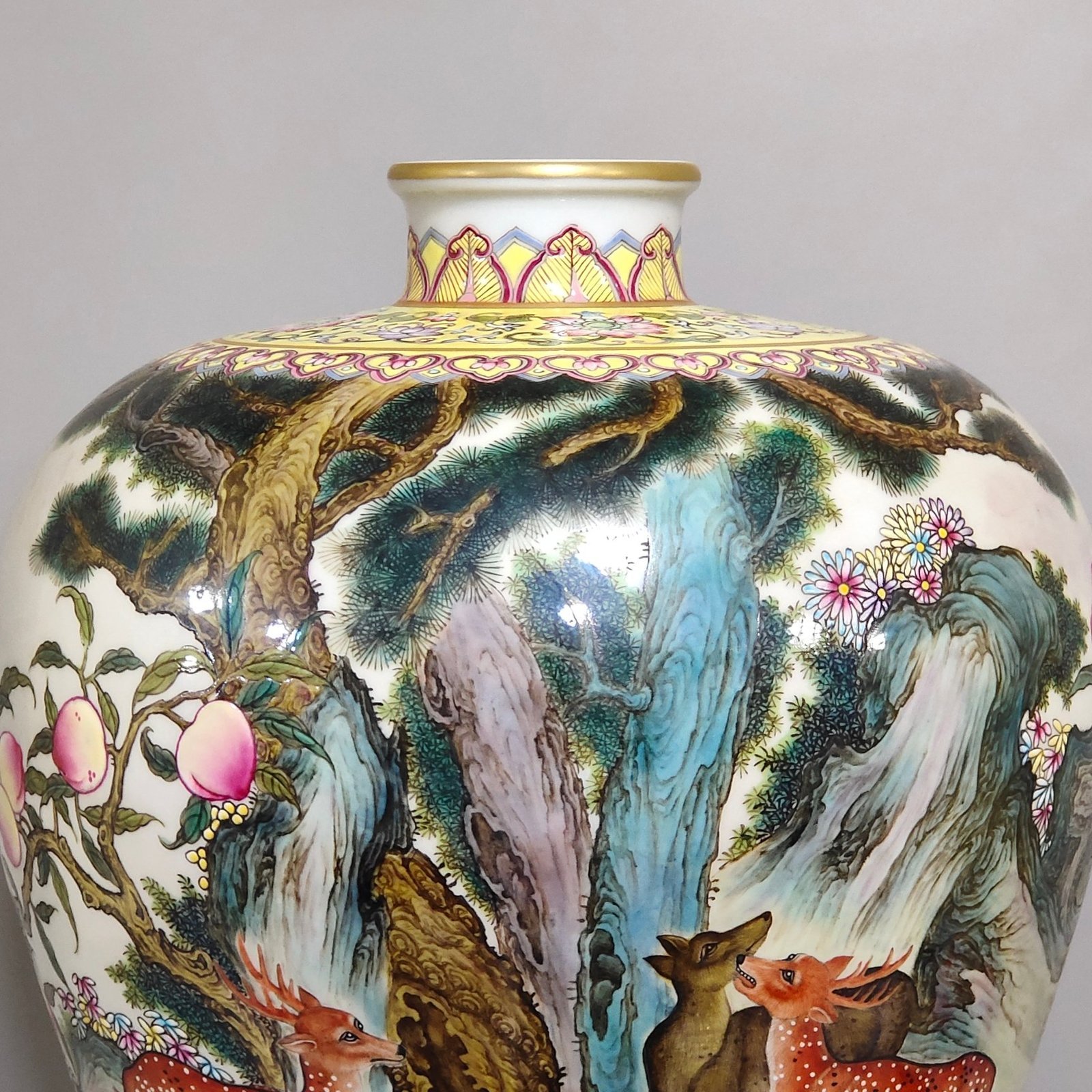 Qing Dynasty Yongzheng Song Deer poem poem plum vase