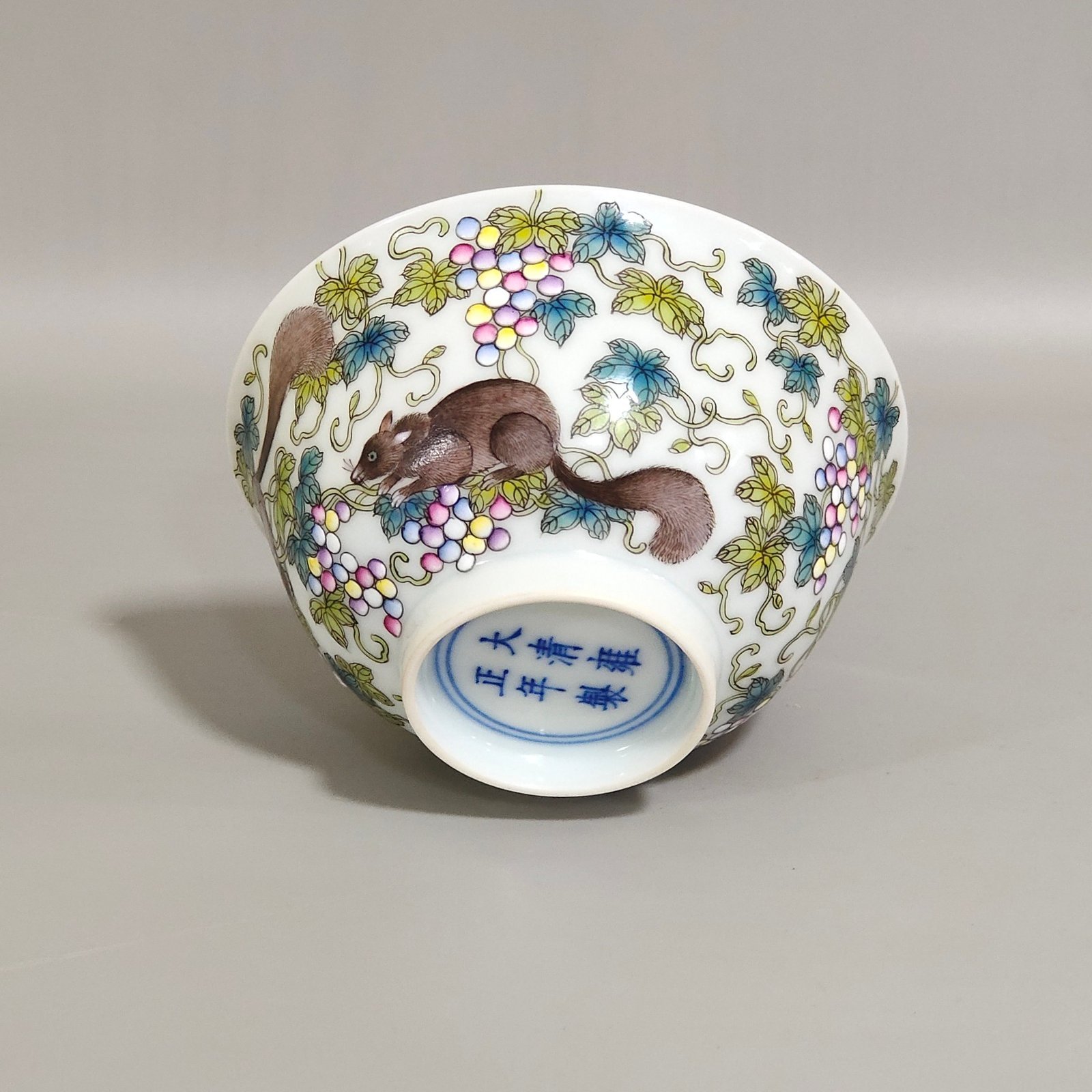 Qing Dynasty Yongzheng Painted cup with squirrel eating grapes