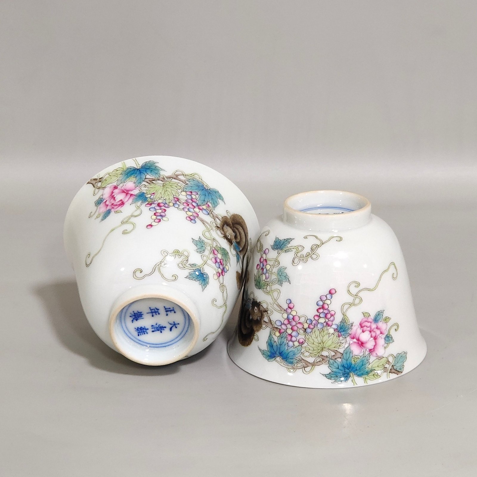 Qing Dynasty Yongzheng squirrel grape cup