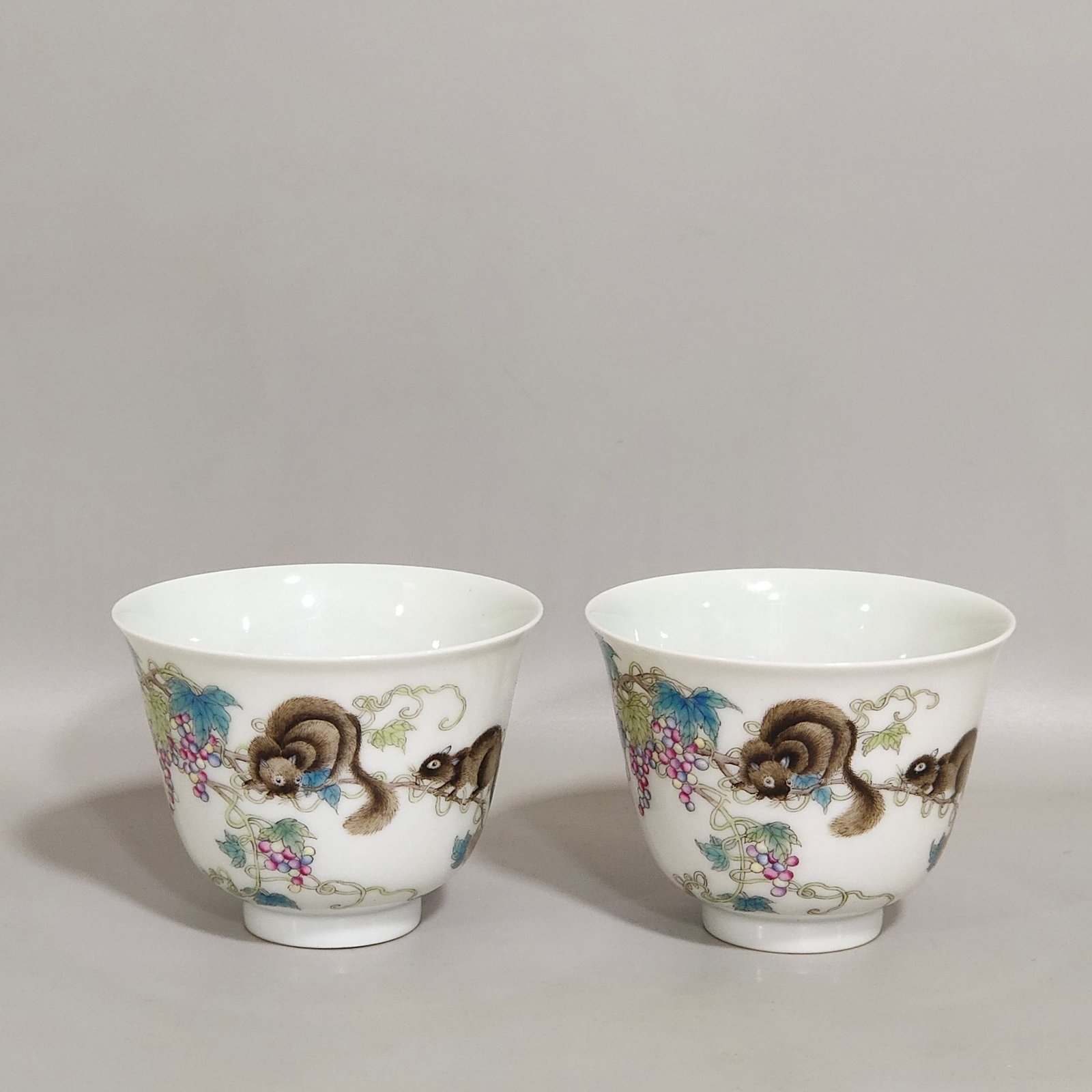 Qing Dynasty Yongzheng squirrel grape cup
