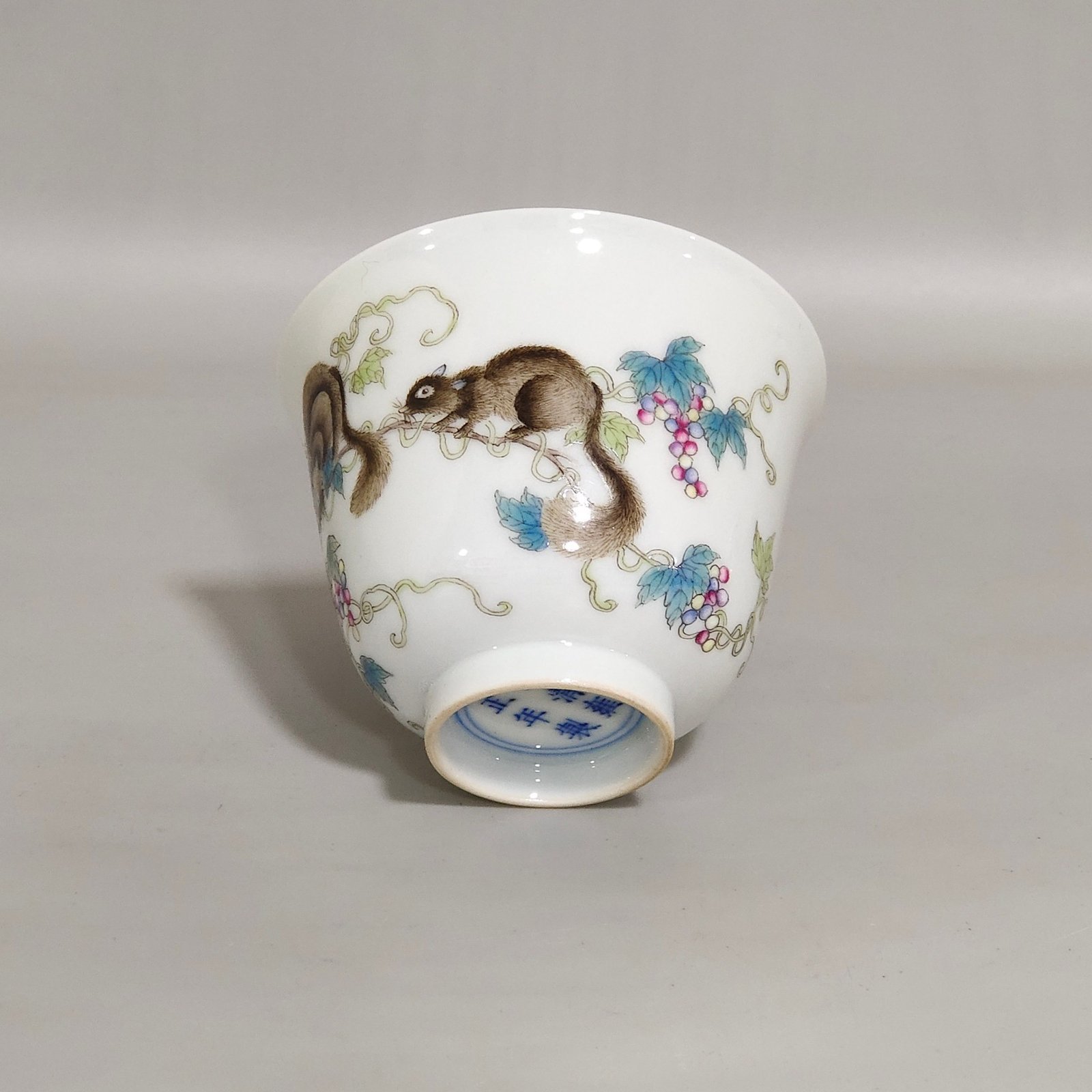 Qing Dynasty Yongzheng squirrel grape cup