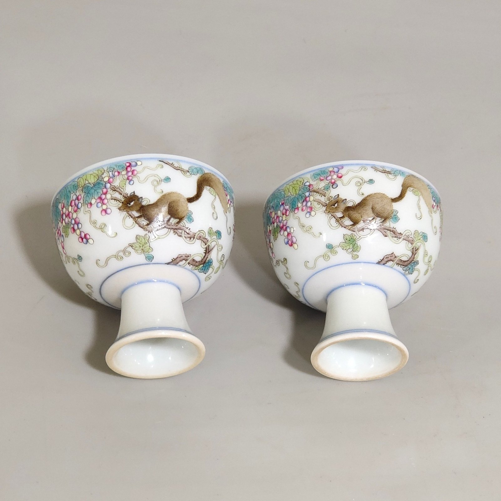 Qing Dynasty Yongzheng squirrel grape goblet