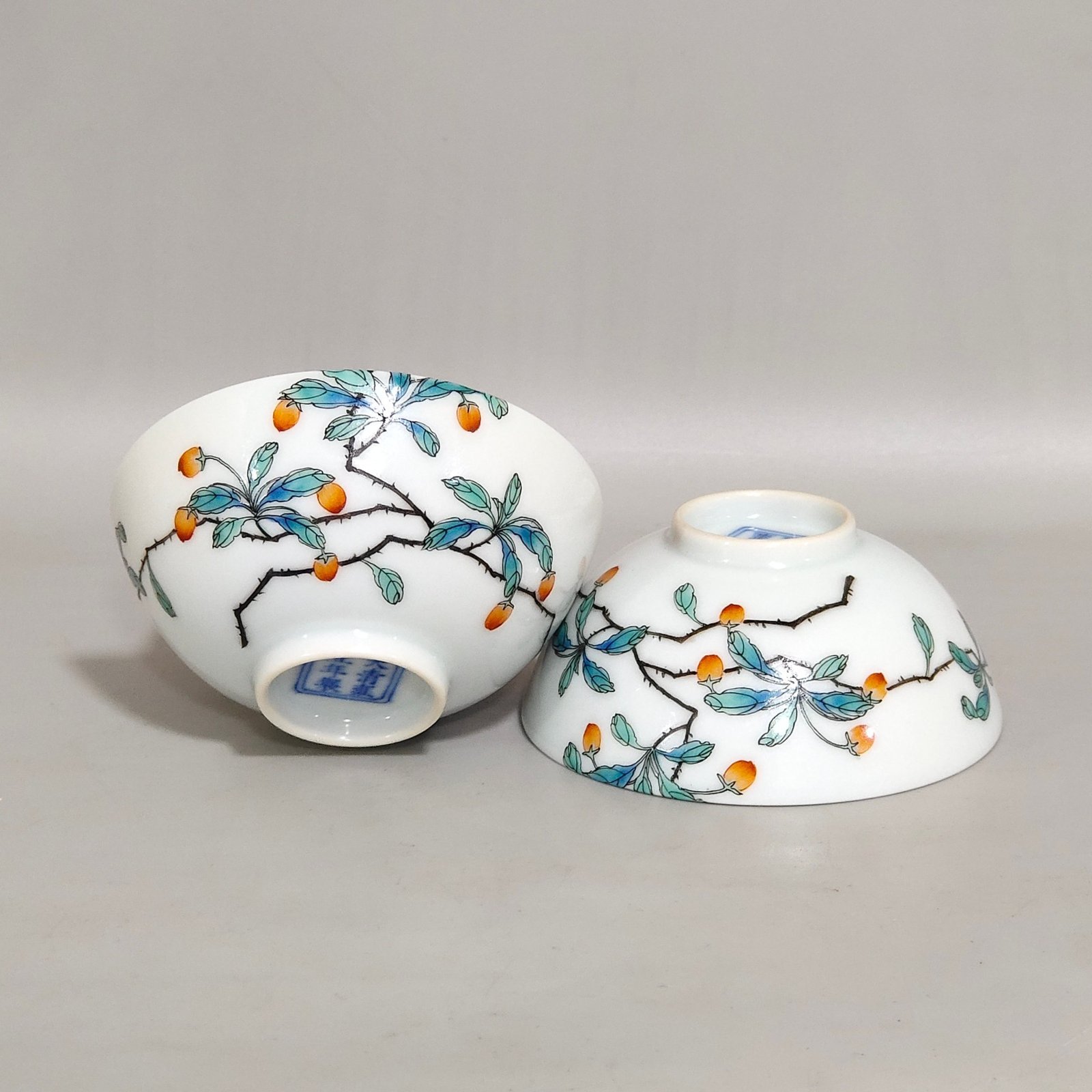 Qing Dynasty Yongzheng wolfberry flower over the wall butterfly cup