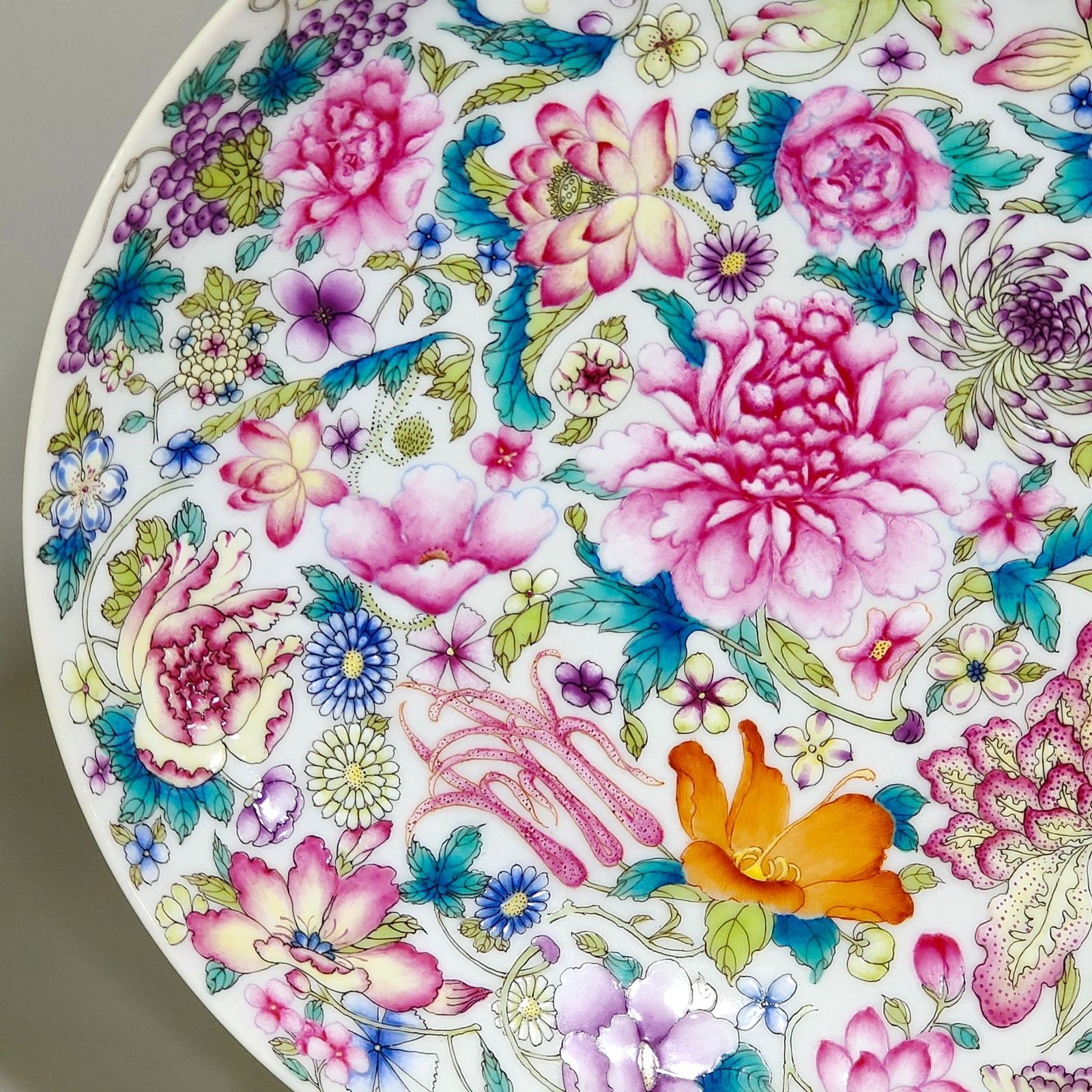 Qing Dynasty Yongzheng lemon yellow flowers do not fall on the ground