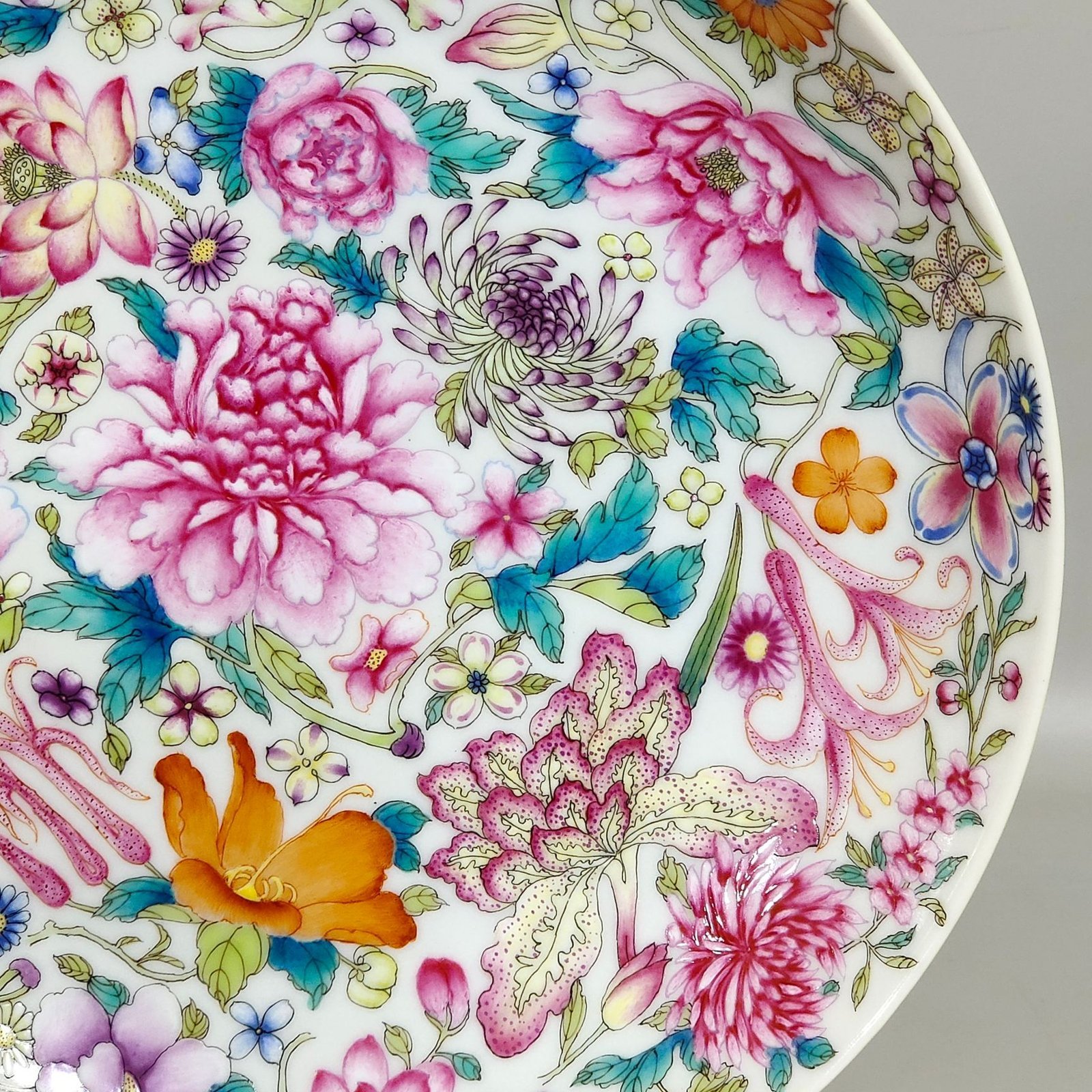 Qing Dynasty Yongzheng lemon yellow flowers do not fall on the ground