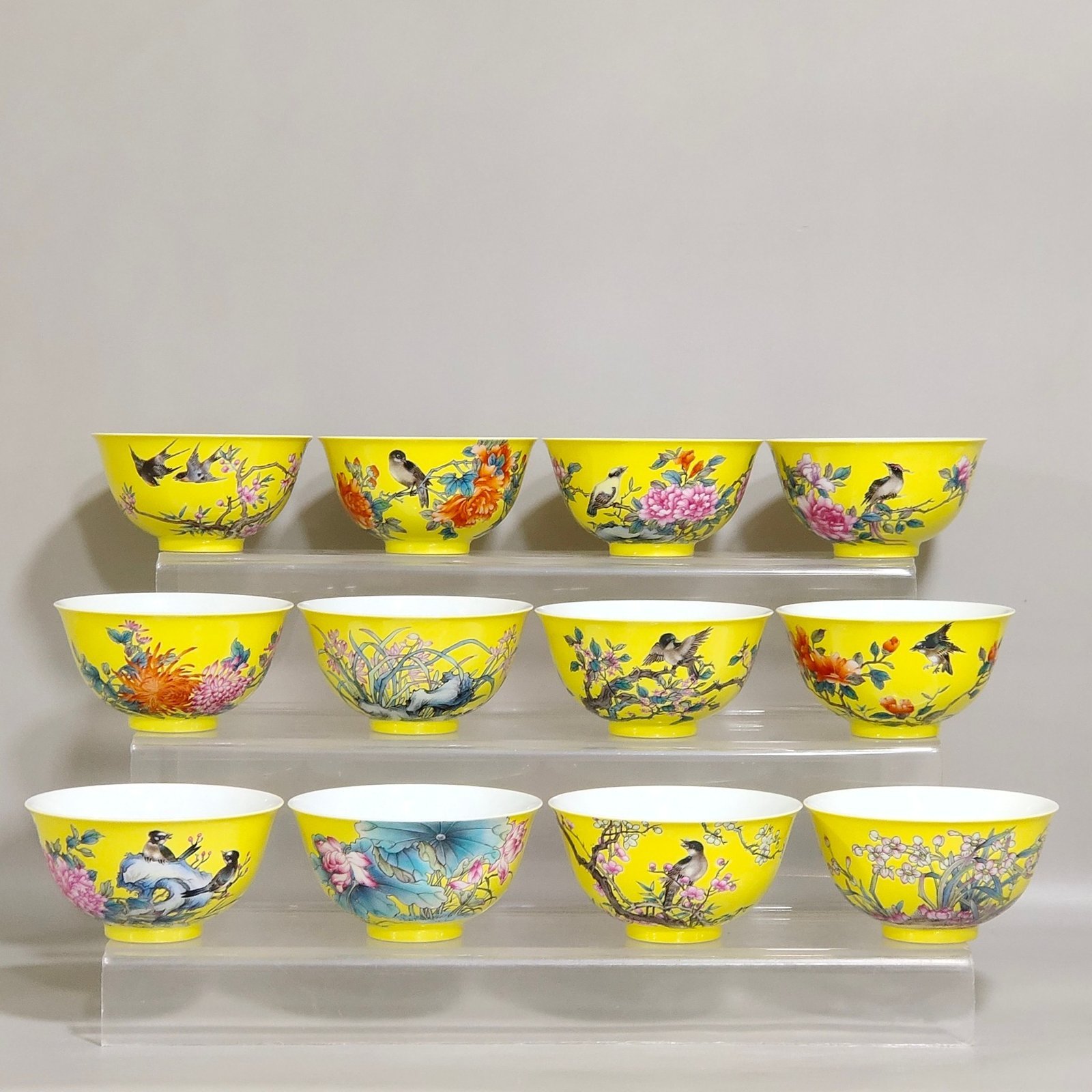 Qing Dynasty Yongzheng lemon yellow glaze cup with twelve flower gods painted inside