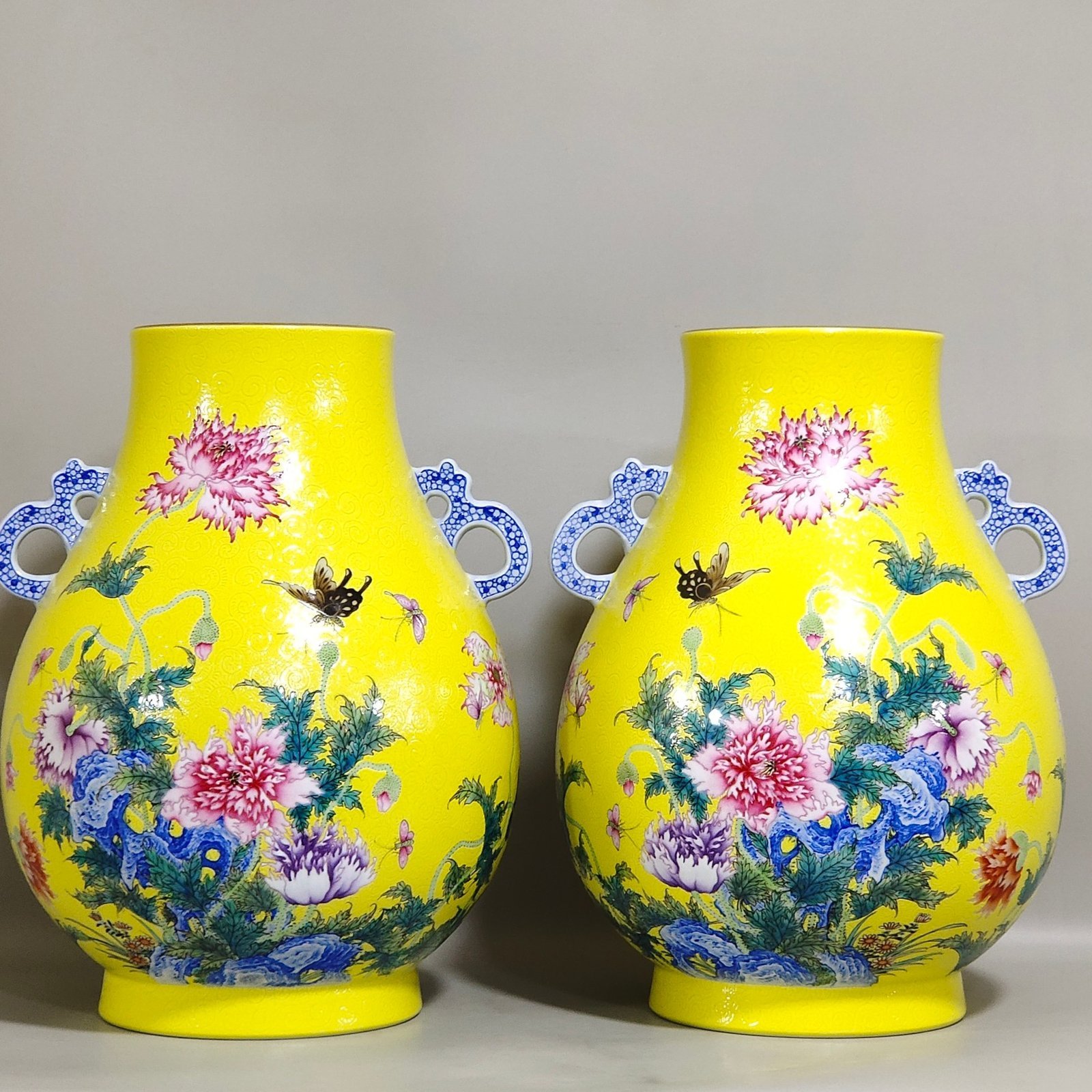 Qing Dynasty Yongzheng lemon yellow glaze poppy poppy Buddha barrel statue