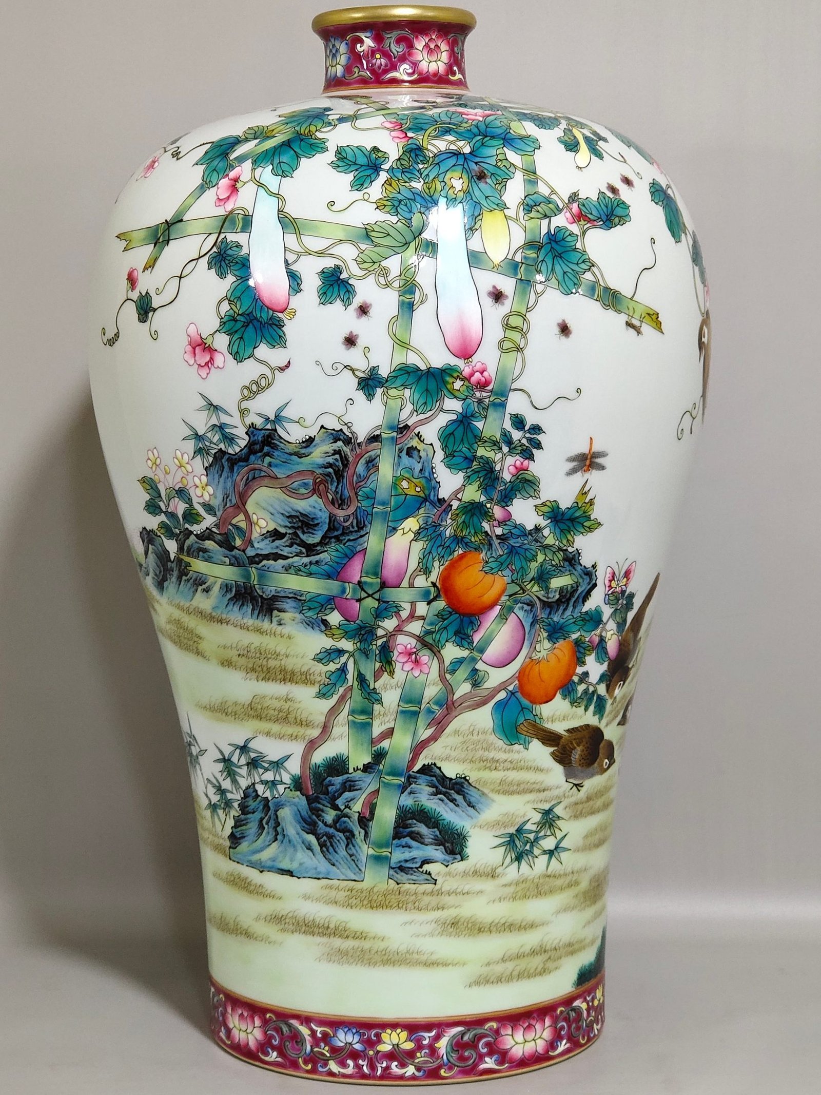 Qing Dynasty Yongzheng A plum vase with poems on persimmons and sparrows written