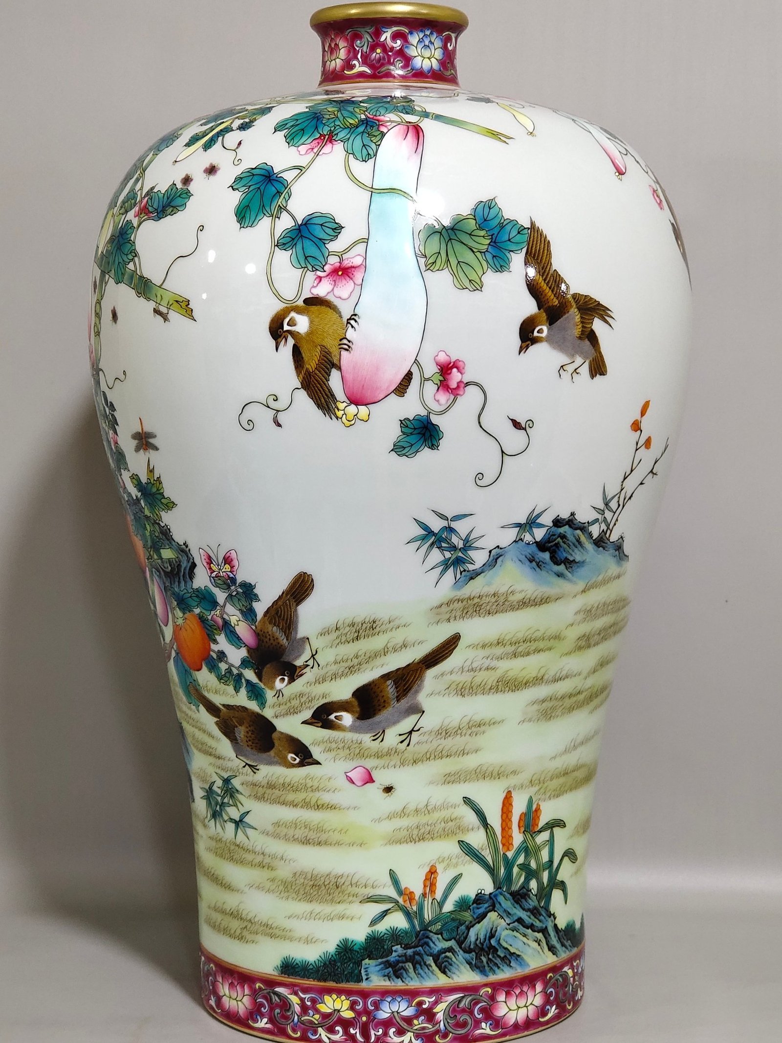 Qing Dynasty Yongzheng A plum vase with poems on persimmons and sparrows written