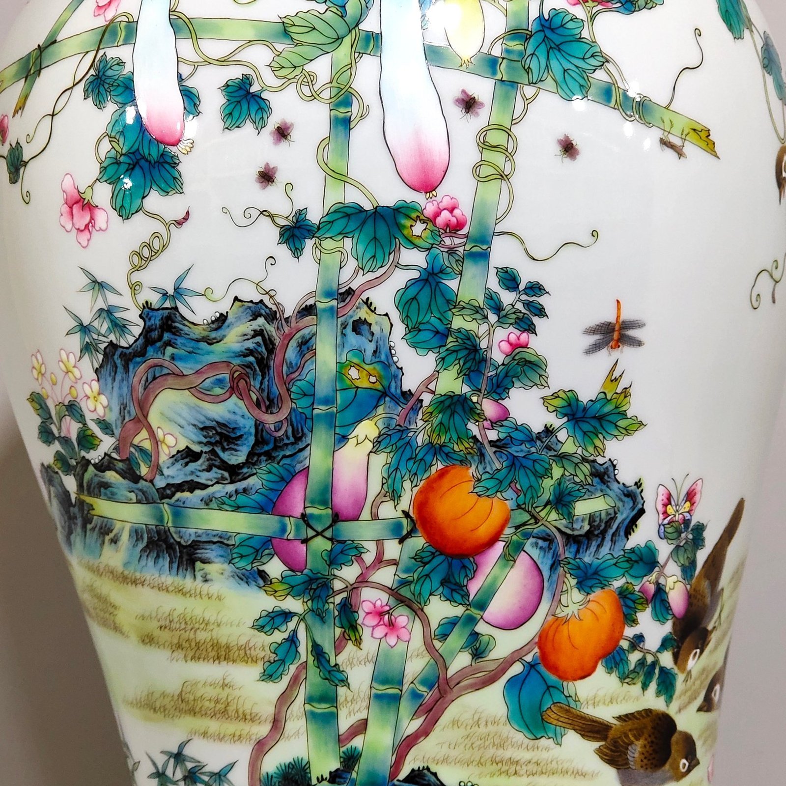 Qing Dynasty Yongzheng A plum vase with poems on persimmons and sparrows written