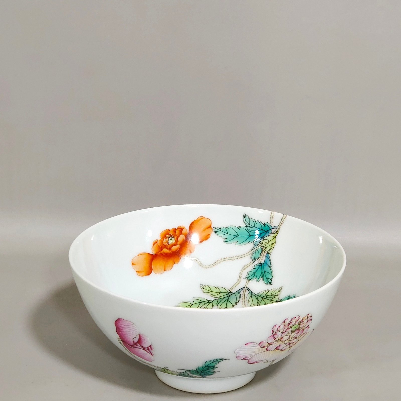 Qing Dynasty Yongzheng Yangcai poppy bowl