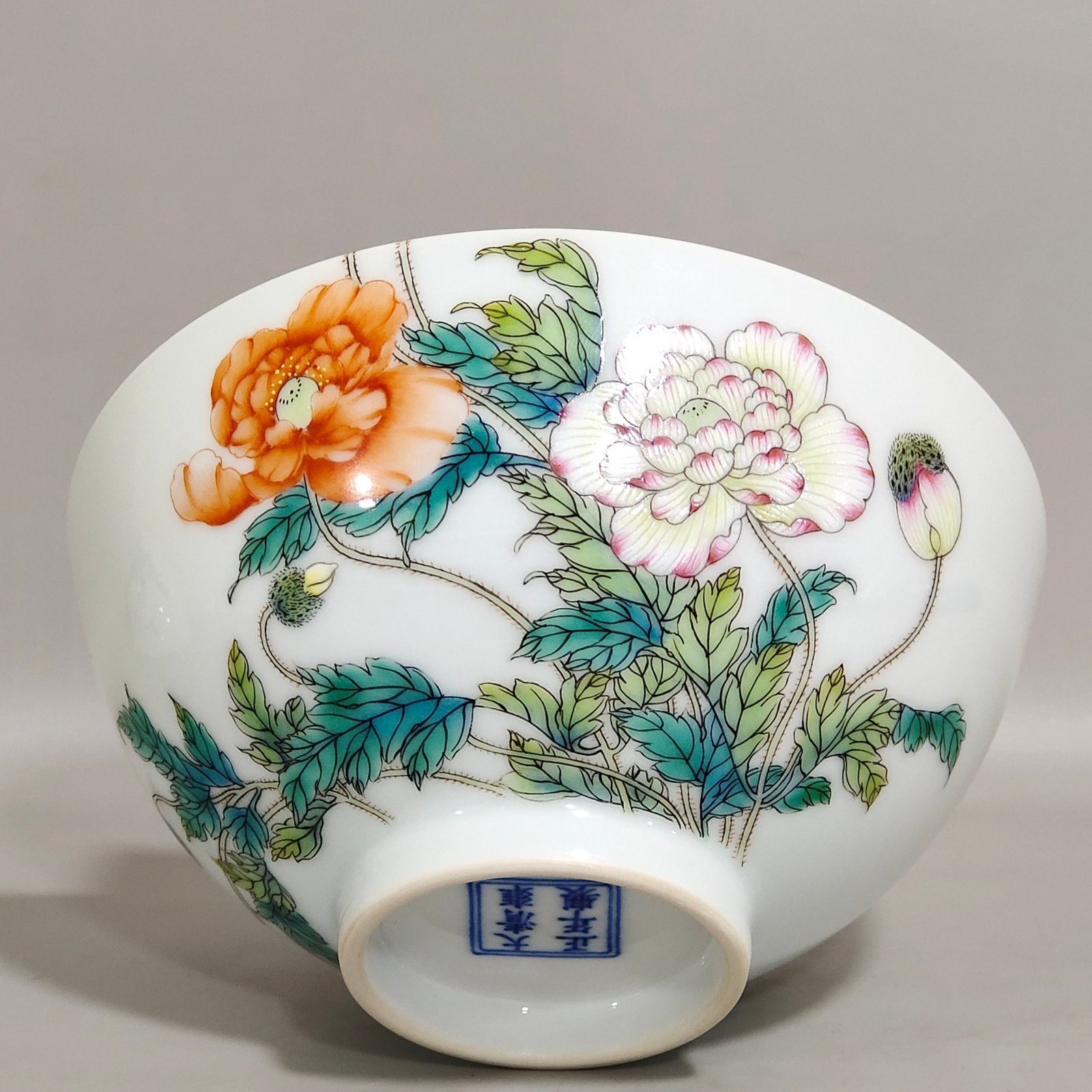Qing Dynasty Yongzheng Yangcai poppy bowl