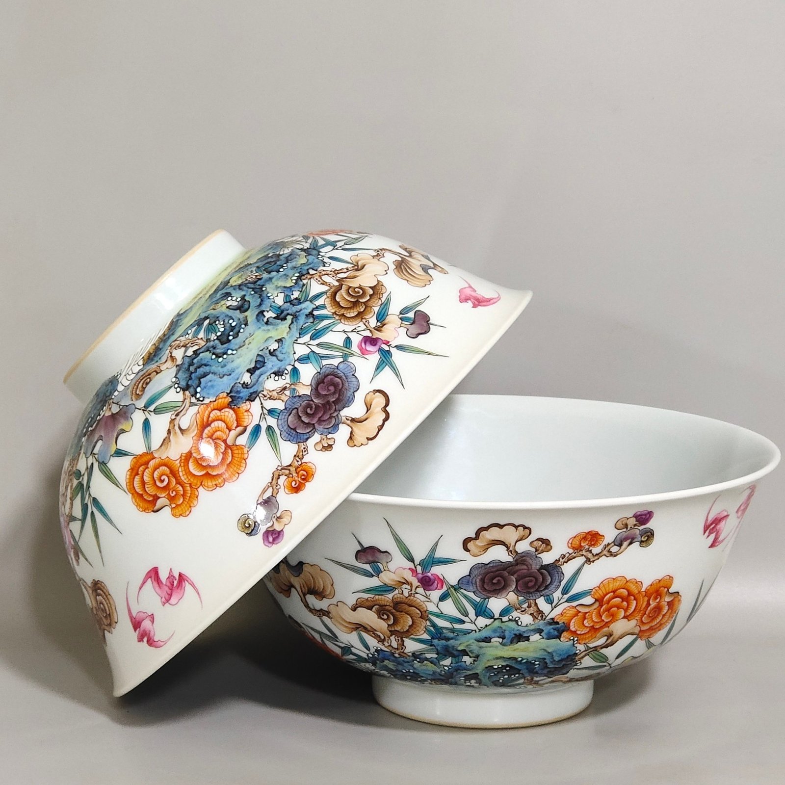 Qing Dynasty Yongzheng Ganoderma lucidum fairy grass poetry bowl