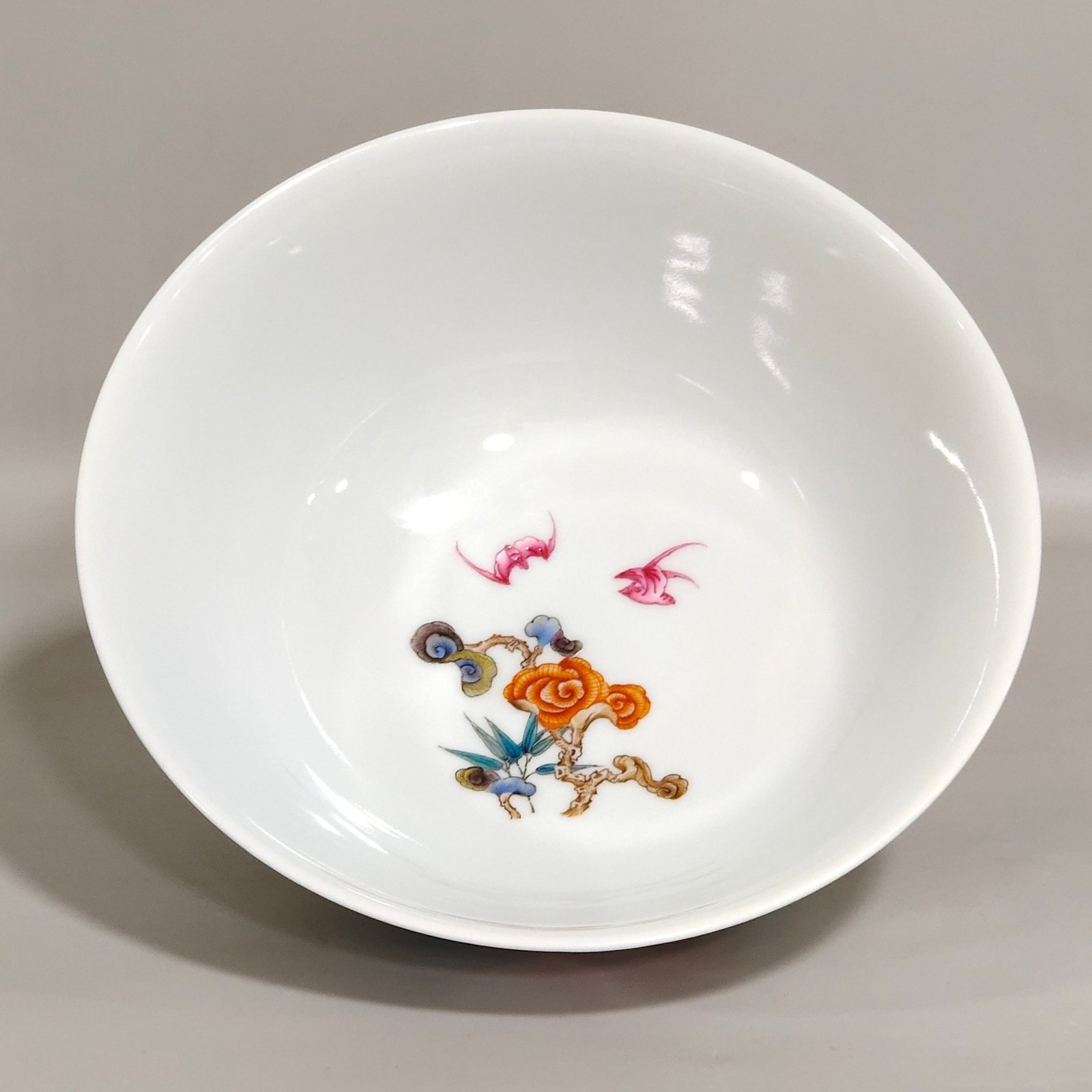 Qing Dynasty Yongzheng Ganoderma lucidum fairy grass poetry bowl