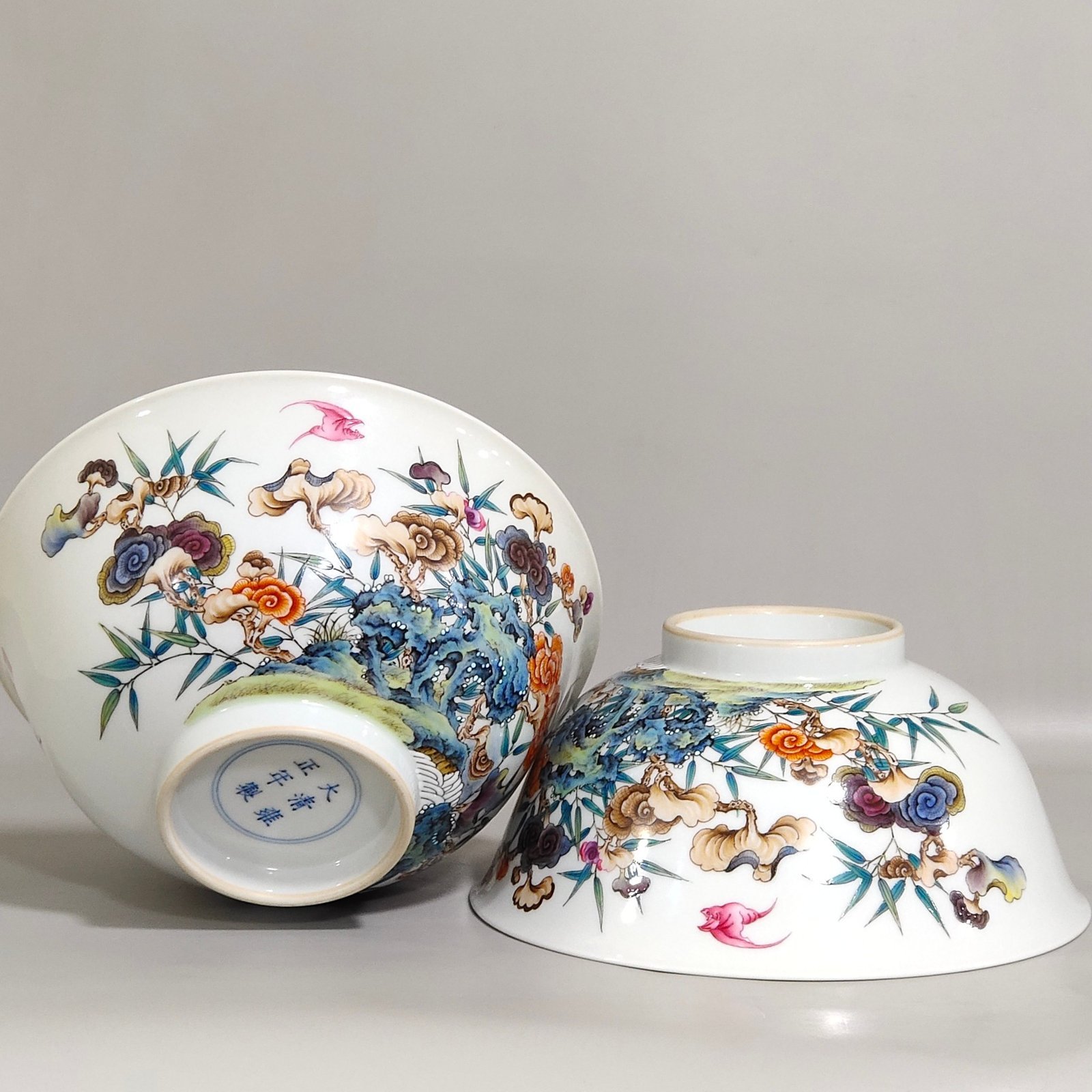 Qing Dynasty Yongzheng Ganoderma lucidum fairy grass poetry bowl