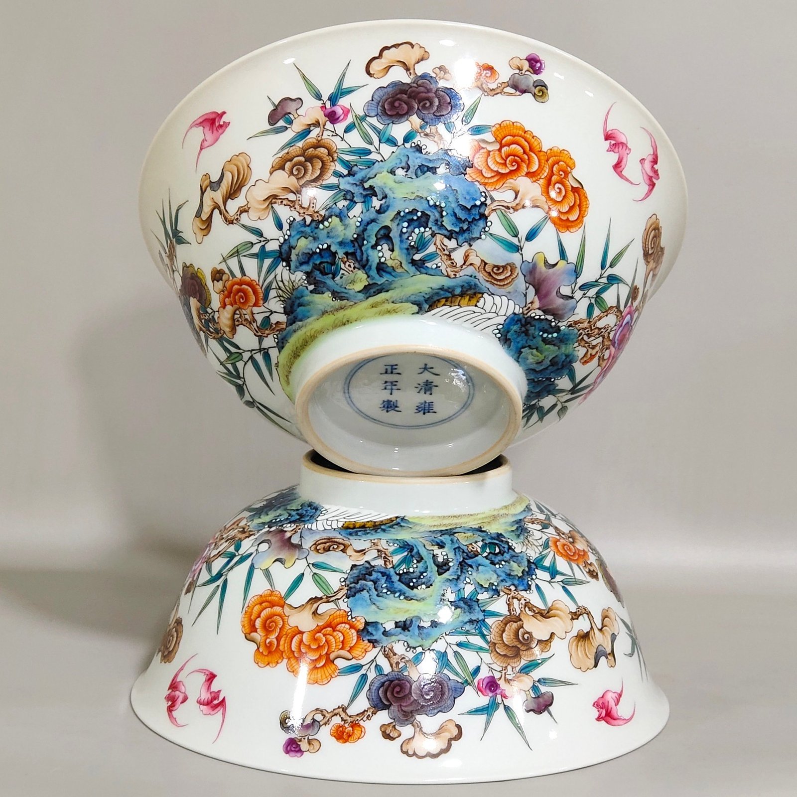 Qing Dynasty Yongzheng Ganoderma lucidum fairy grass poetry bowl