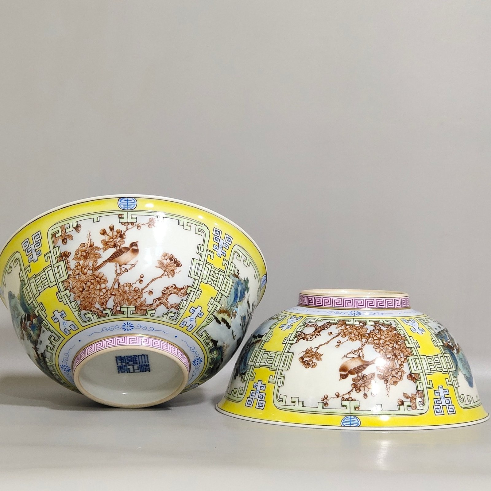 Qing Dynasty Yongzheng swallow yellow glaze flowers and birds blue and white bowl