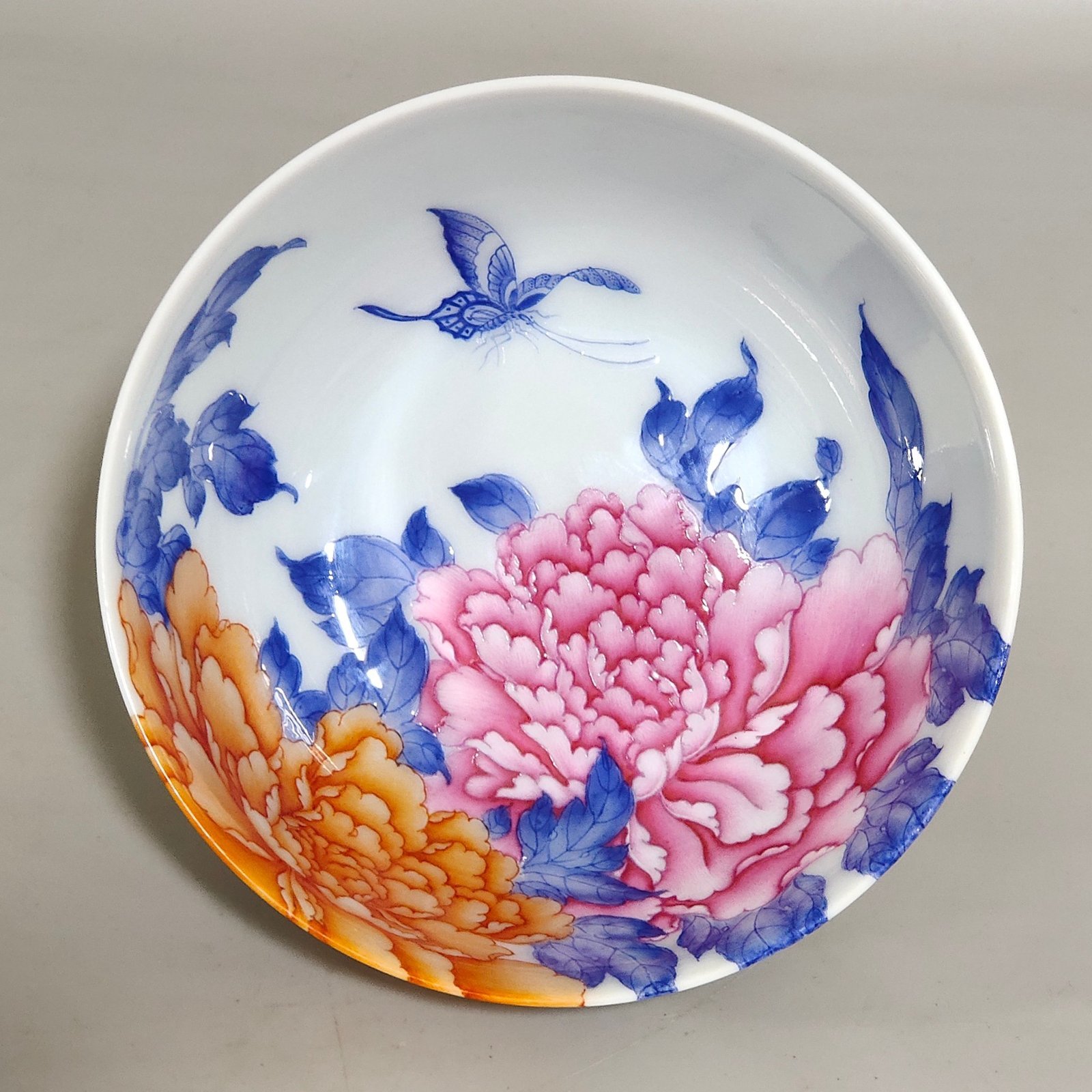 Qing Dynasty Yongzheng Peony Flower Wall Cup