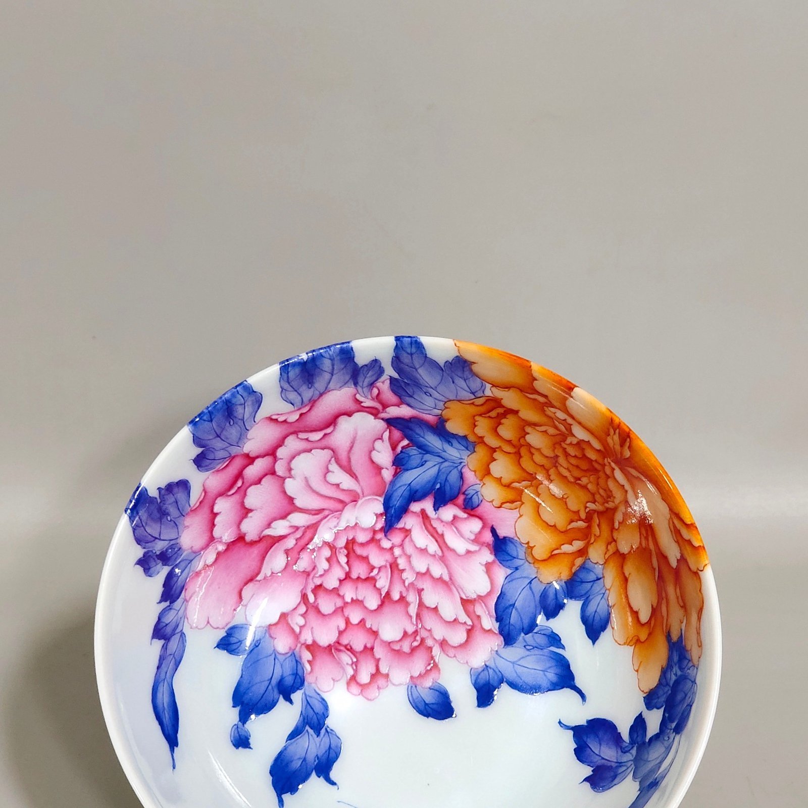 Qing Dynasty Yongzheng Peony Flower Wall Cup