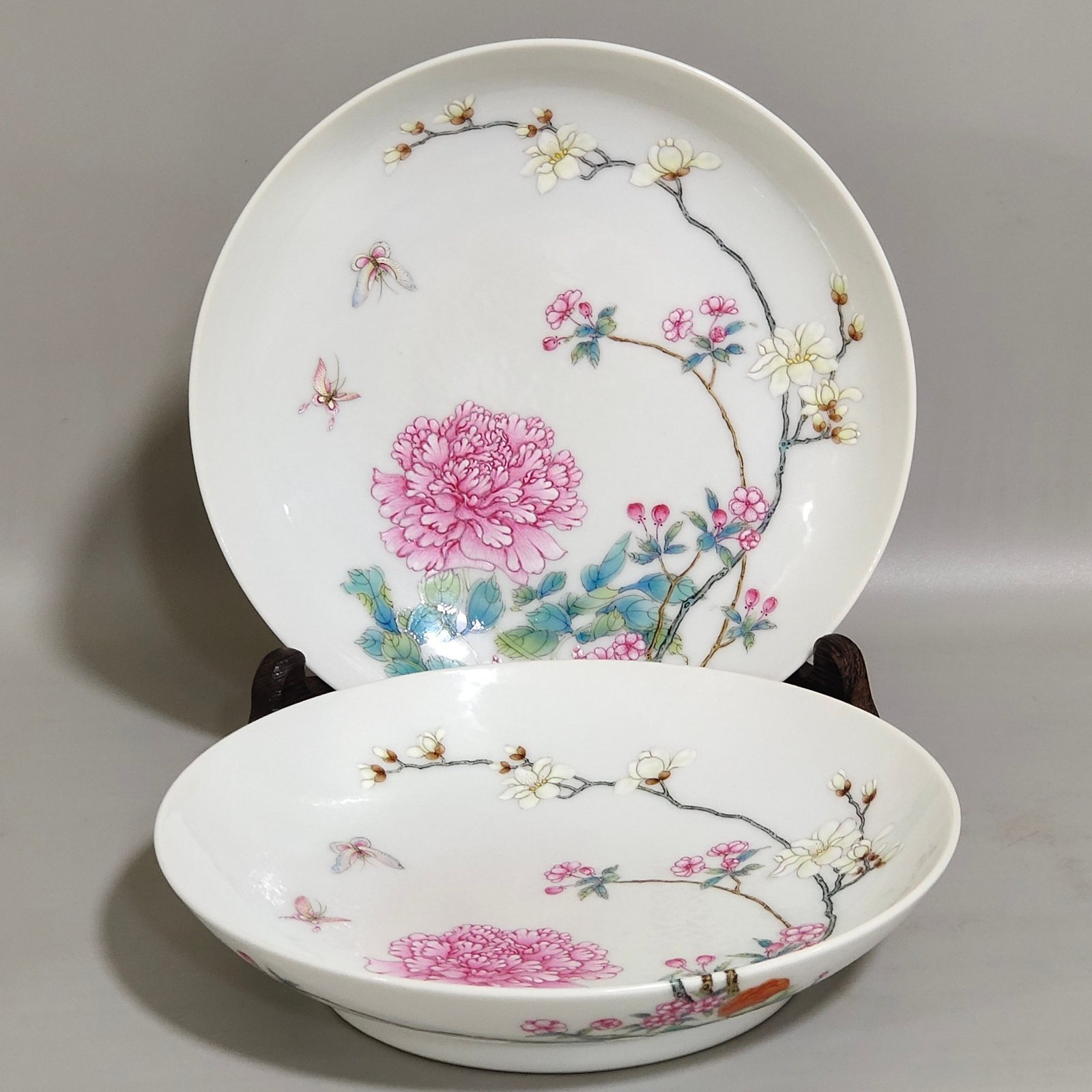 Qing Dynasty Yongzheng peony flower wall plate