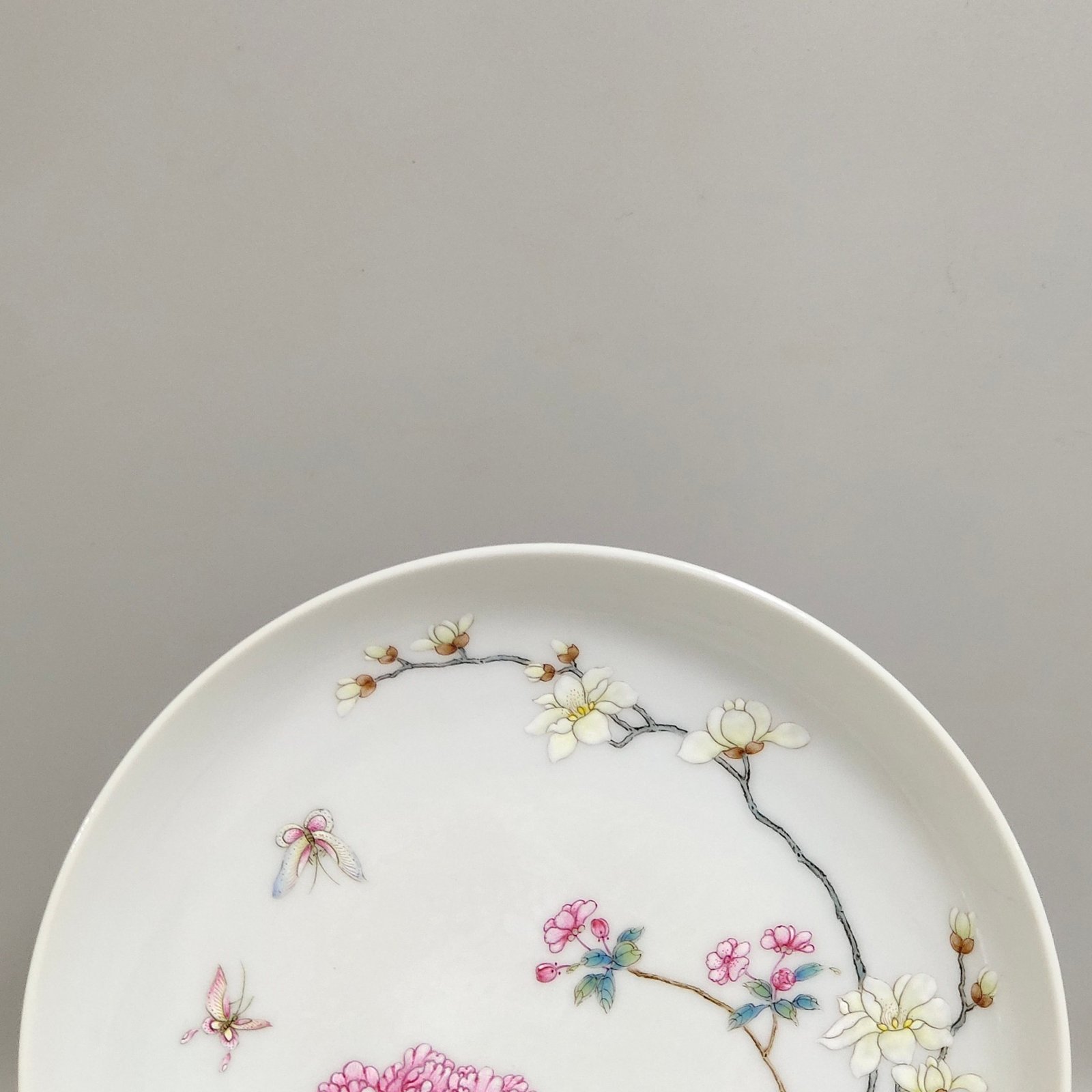 Qing Dynasty Yongzheng peony flower wall plate
